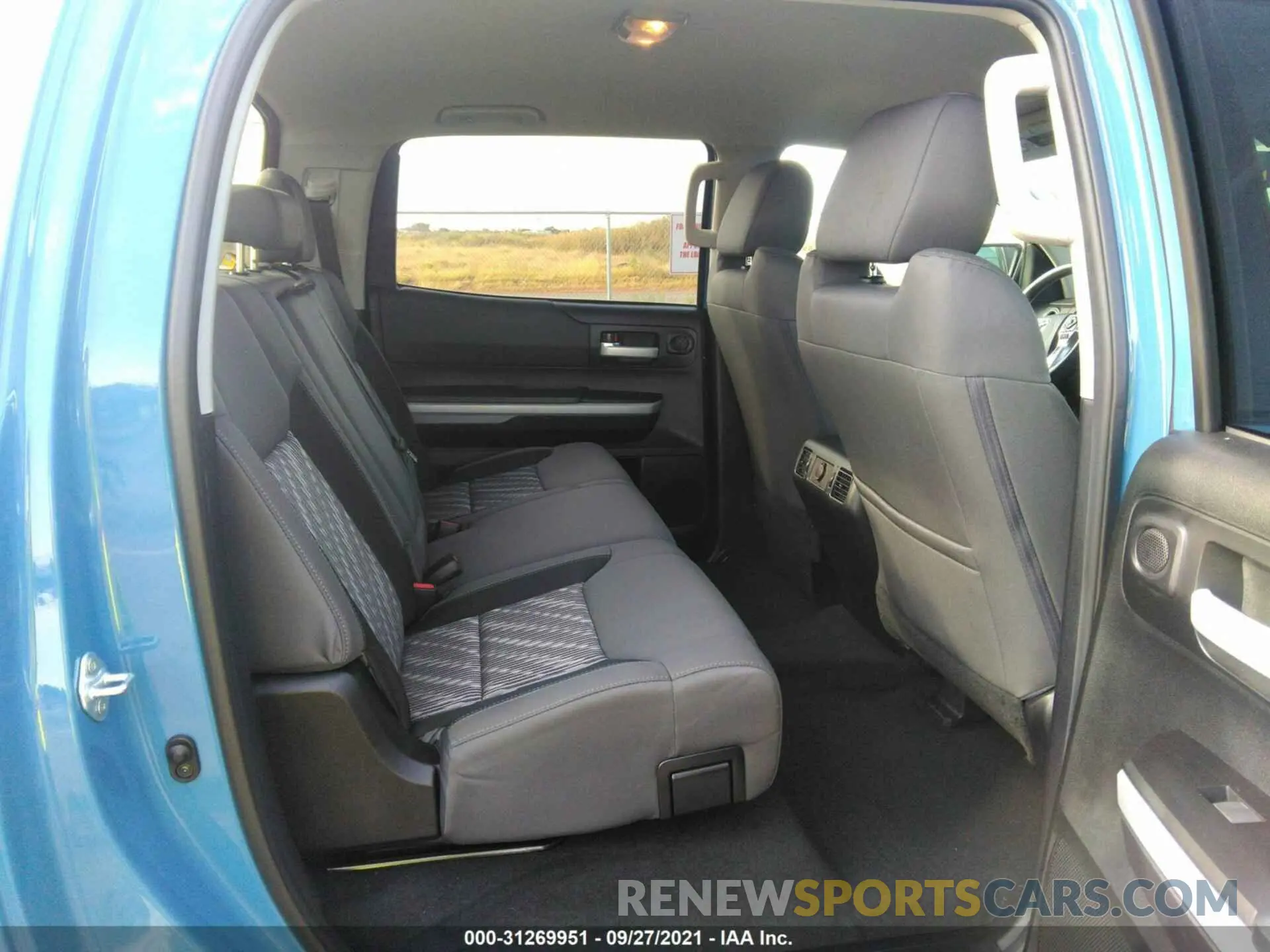 8 fotografías del automóvil dañado 5TFDY5F15MX015825 TOYOTA TUNDRA 4WD 2021