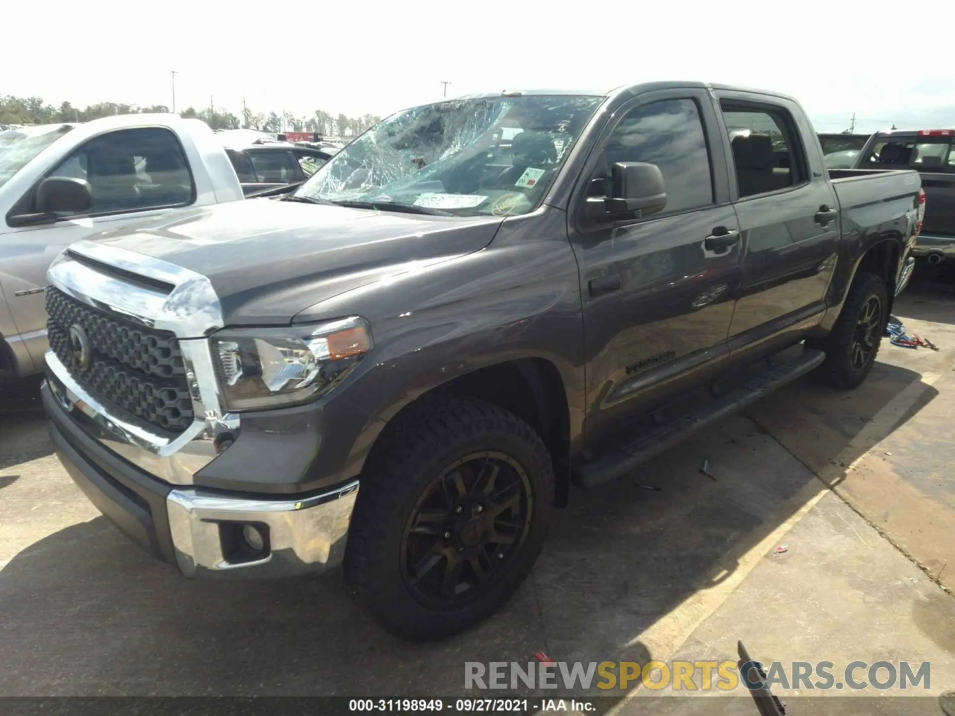 2 fotografías del automóvil dañado 5TFDY5F16MX956412 TOYOTA TUNDRA 4WD 2021