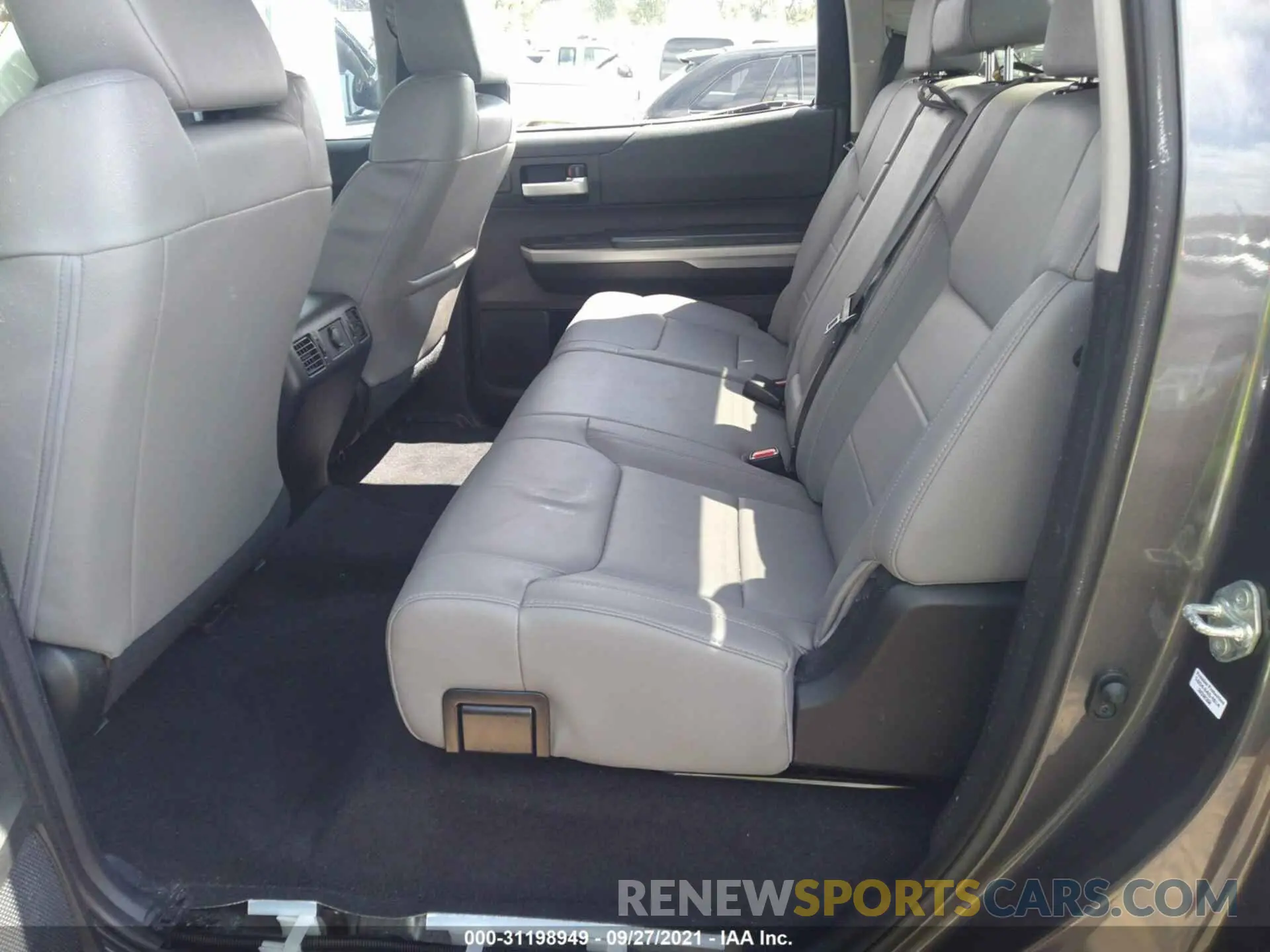 8 fotografías del automóvil dañado 5TFDY5F16MX956412 TOYOTA TUNDRA 4WD 2021