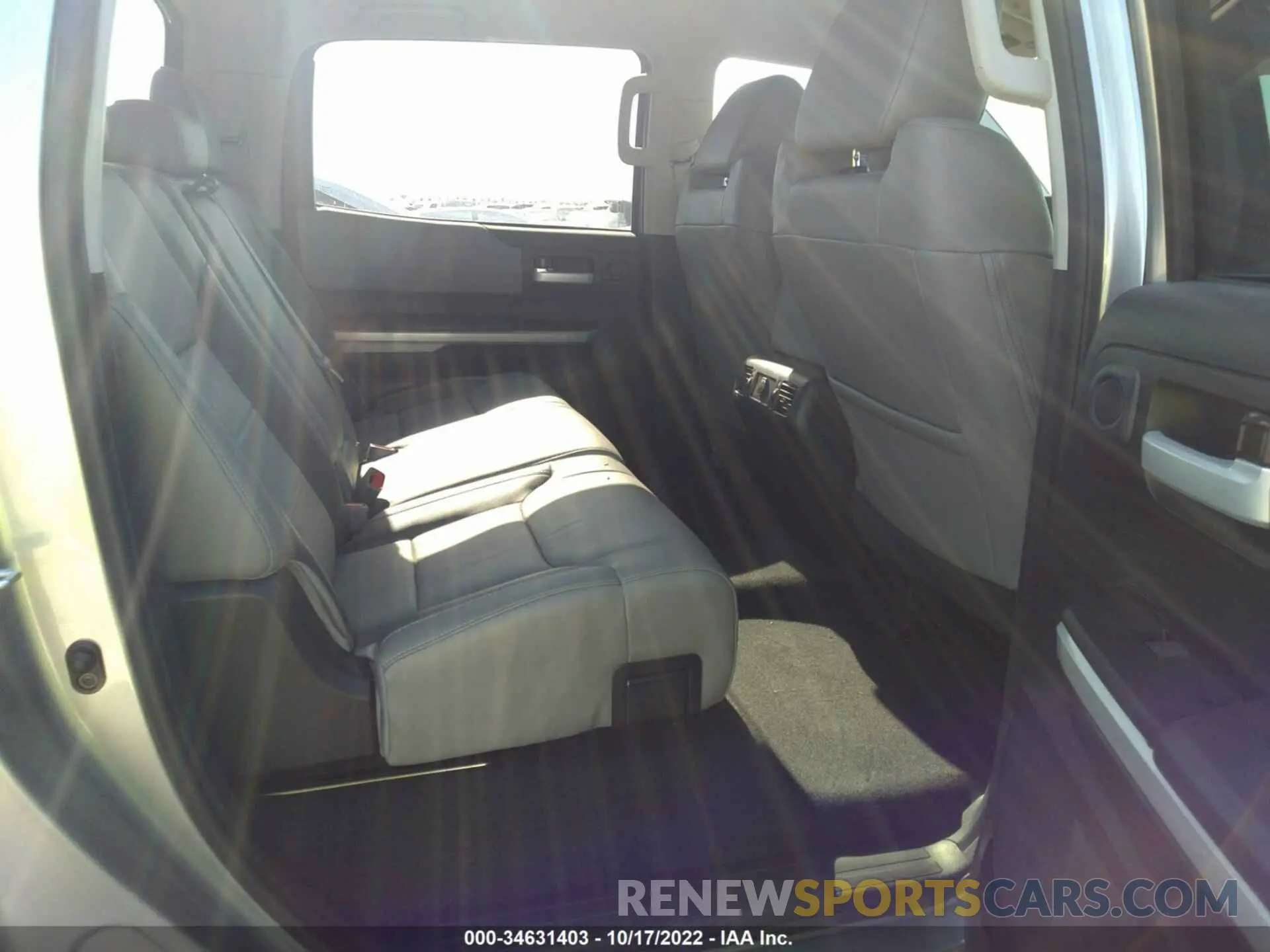 8 fotografías del automóvil dañado 5TFHY5F13MX982757 TOYOTA TUNDRA 4WD 2021