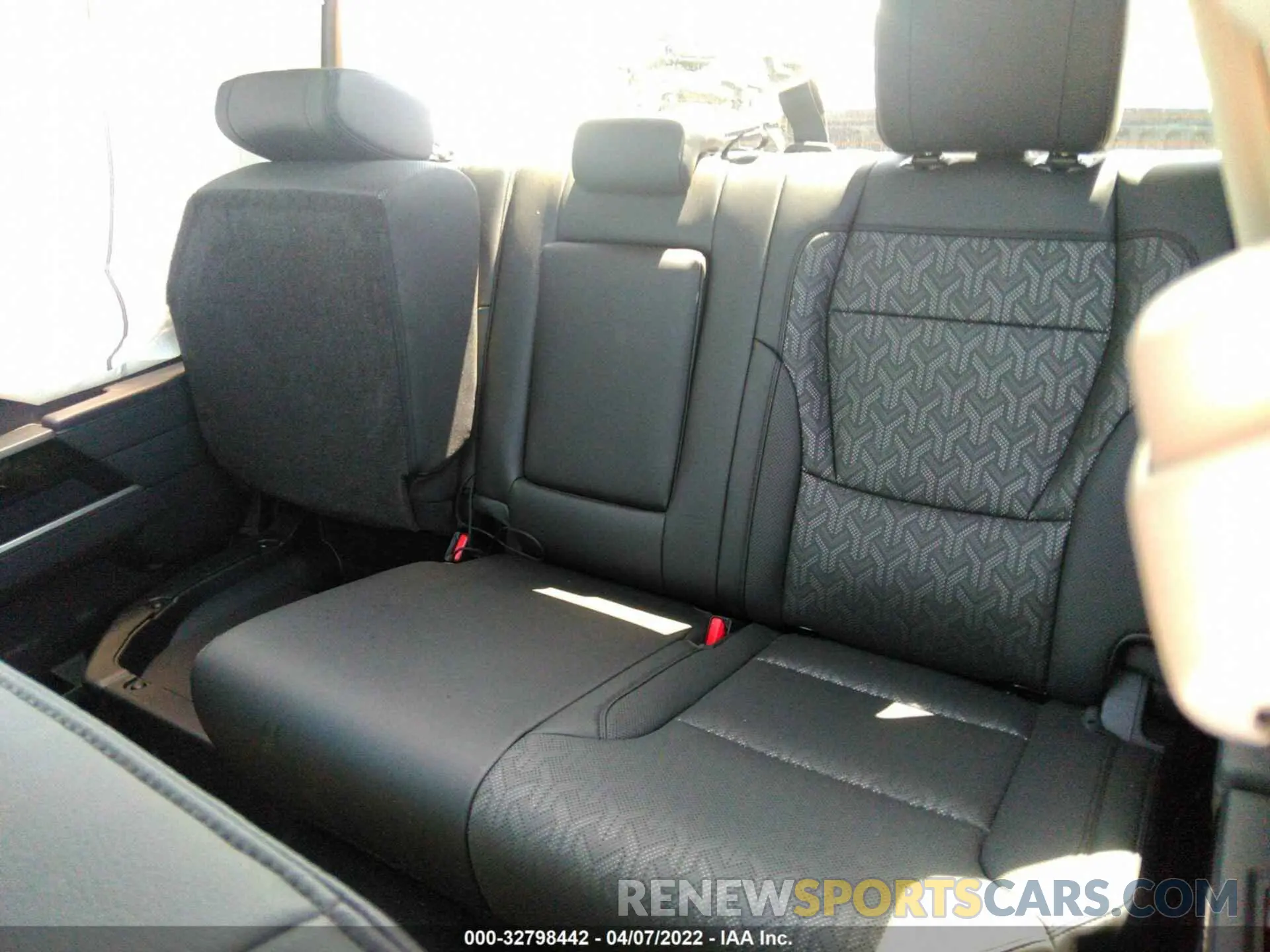 8 fotografías del automóvil dañado 5TFJA5EC5NX002441 TOYOTA TUNDRA 4WD 2022