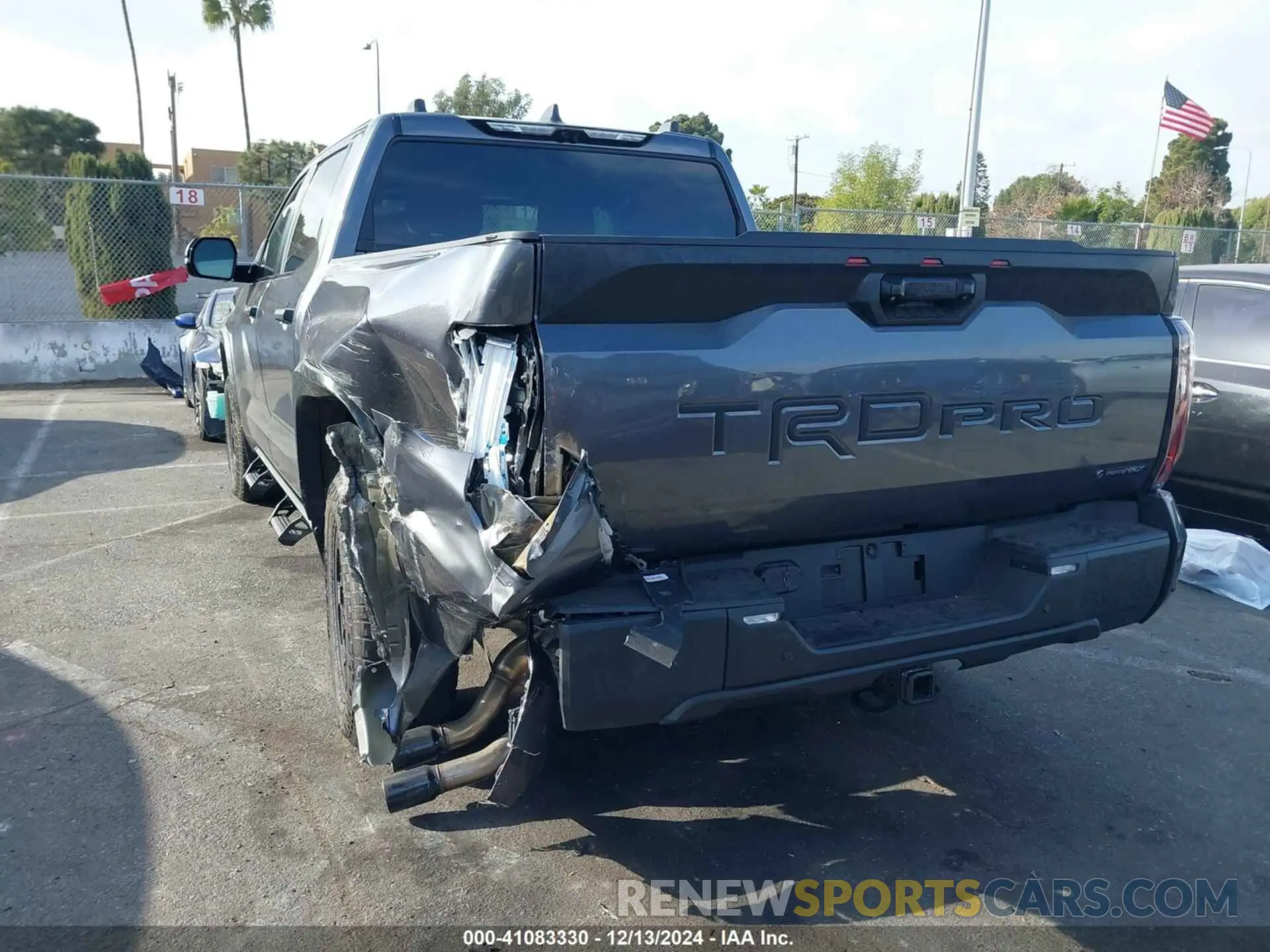 3 fotografías del automóvil dañado 5TFPC5DB5SX087466 TOYOTA TUNDRA 4WD 2025