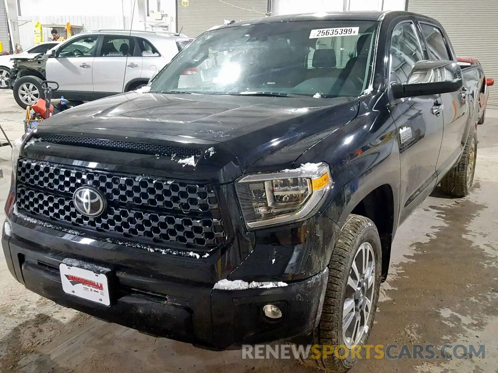 2 fotografías del automóvil dañado 5TFAY5F17KX792975 TOYOTA TUNDRA CRE 2019