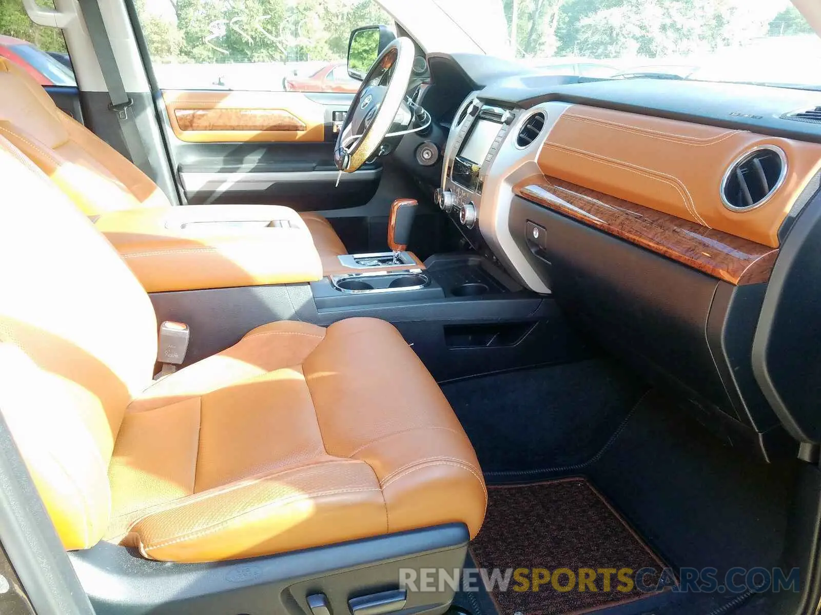 5 fotografías del automóvil dañado 5TFAY5F17KX820144 TOYOTA TUNDRA CRE 2019