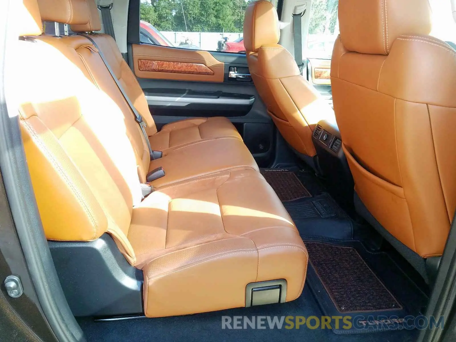 6 fotografías del automóvil dañado 5TFAY5F17KX820144 TOYOTA TUNDRA CRE 2019