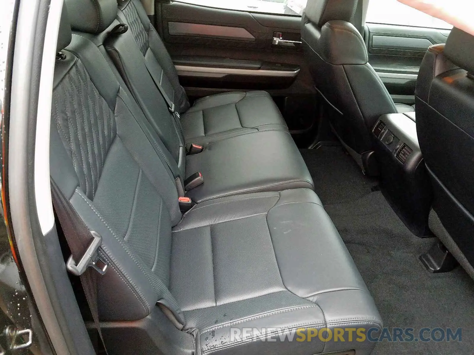 6 fotografías del automóvil dañado 5TFAY5F19KX823210 TOYOTA TUNDRA CRE 2019