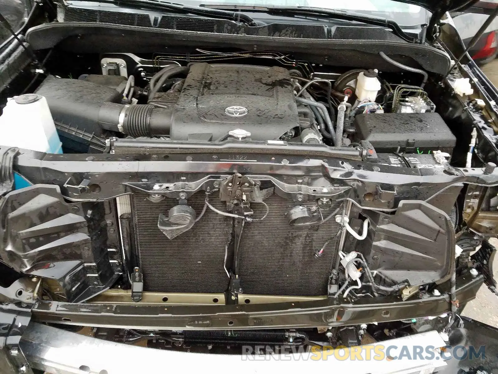 7 fotografías del automóvil dañado 5TFAY5F19KX823210 TOYOTA TUNDRA CRE 2019
