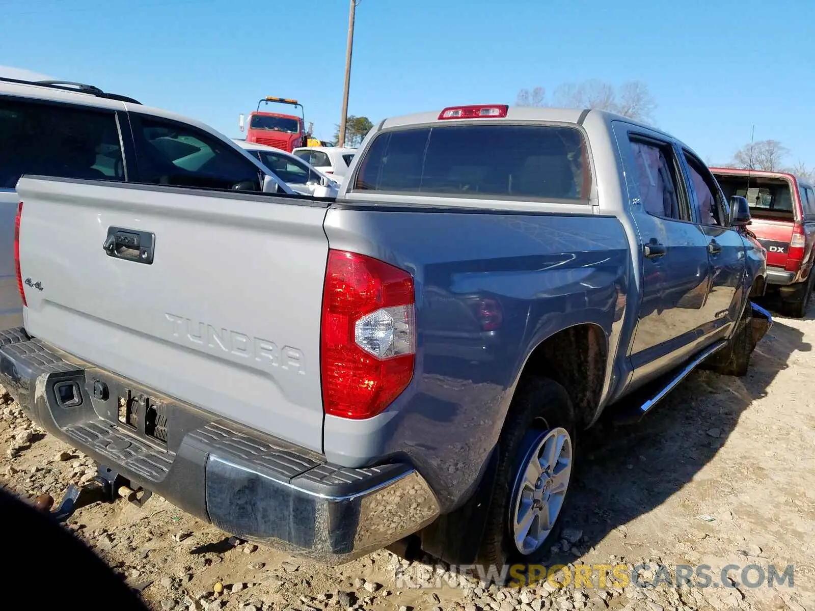 4 fotografías del automóvil dañado 5TFDW5F15KX786255 TOYOTA TUNDRA CRE 2019