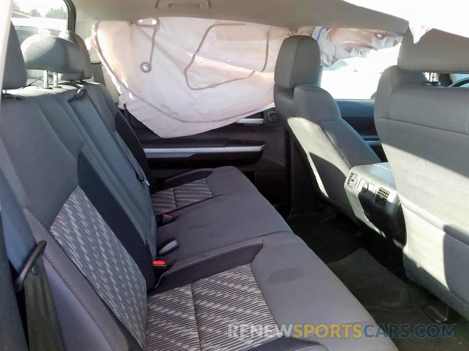 6 fotografías del automóvil dañado 5TFDW5F15KX786255 TOYOTA TUNDRA CRE 2019