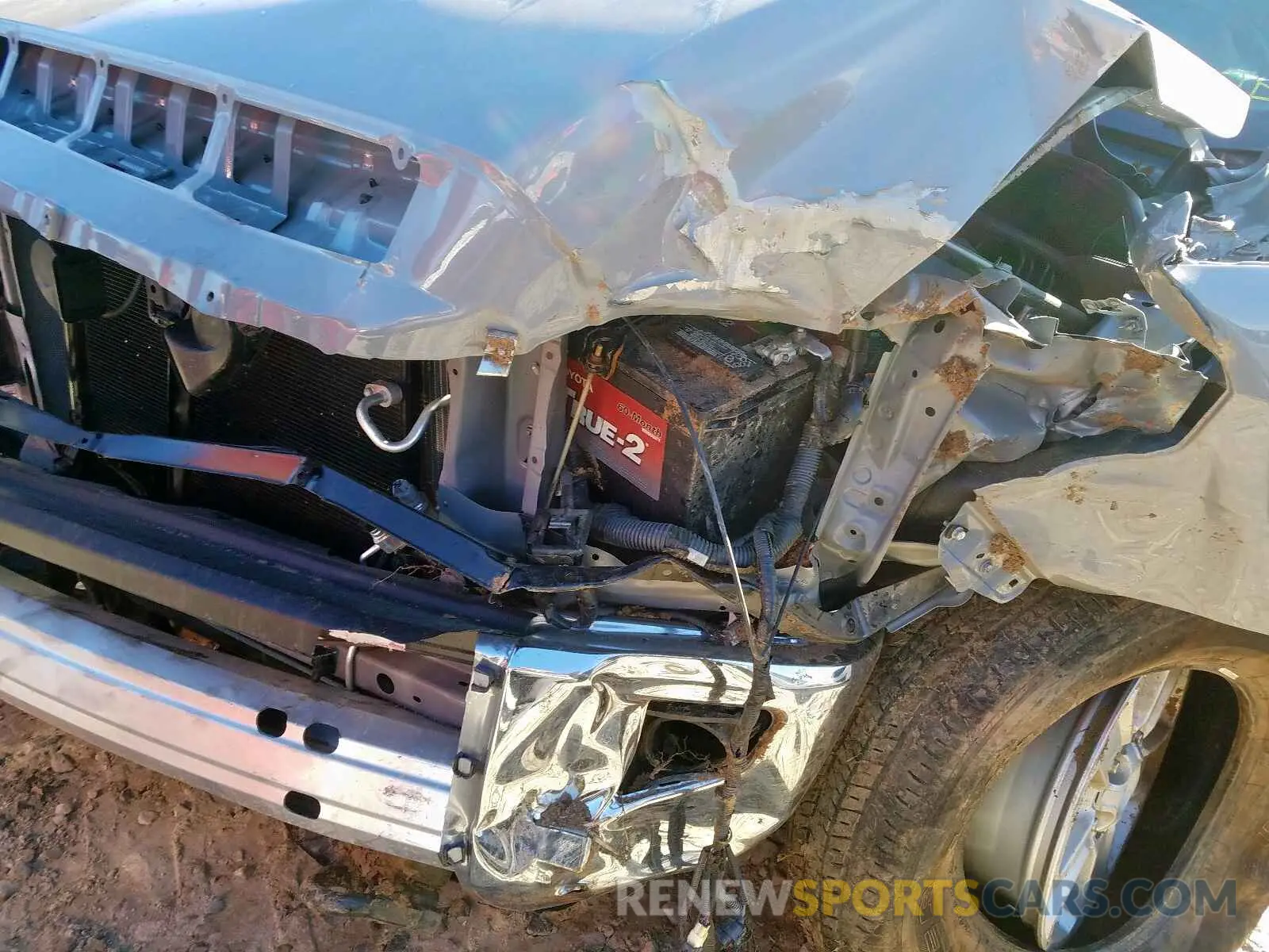 9 fotografías del automóvil dañado 5TFDW5F15KX786255 TOYOTA TUNDRA CRE 2019