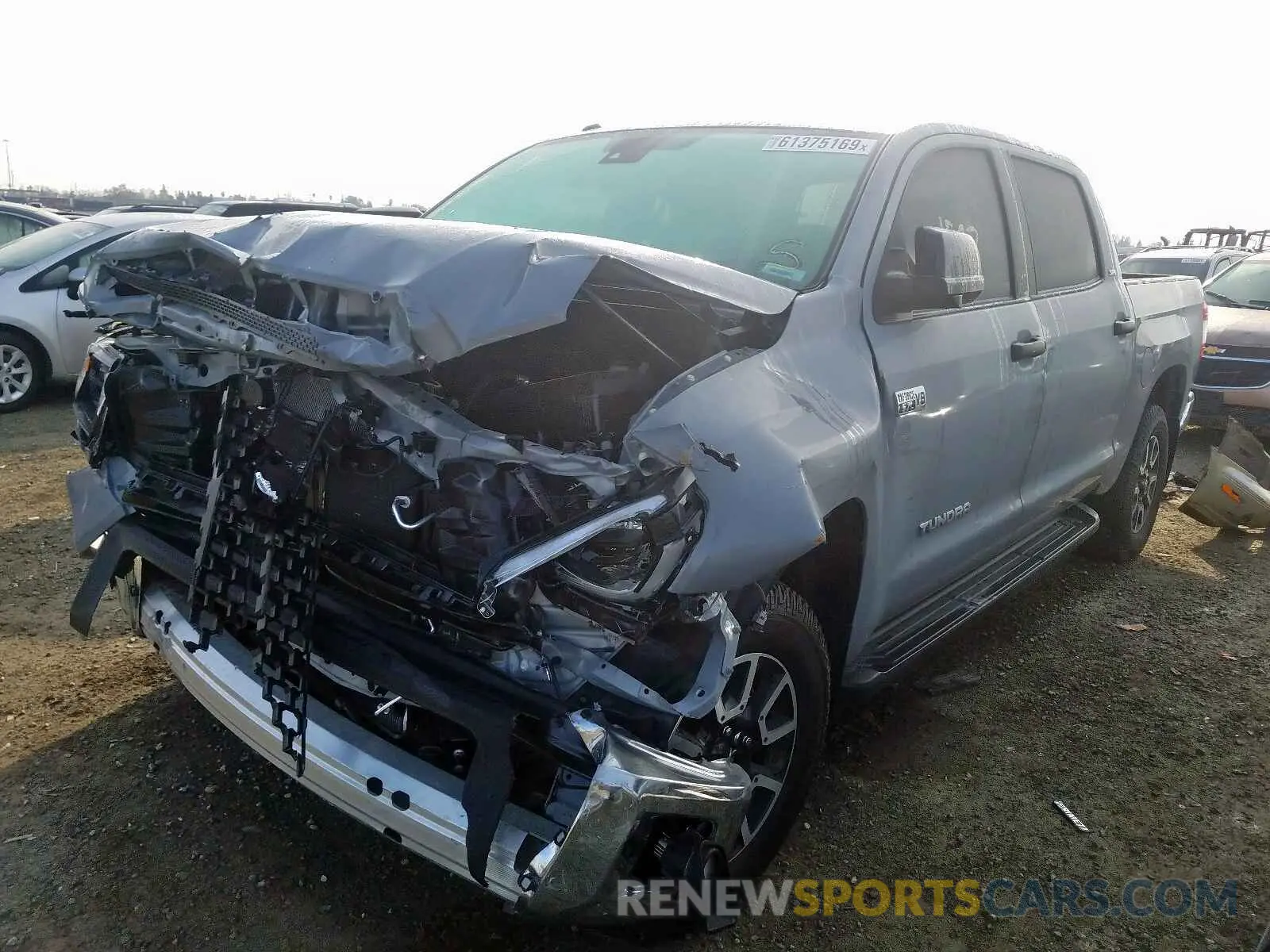 2 fotografías del automóvil dañado 5TFDY5F13KX842526 TOYOTA TUNDRA CRE 2019