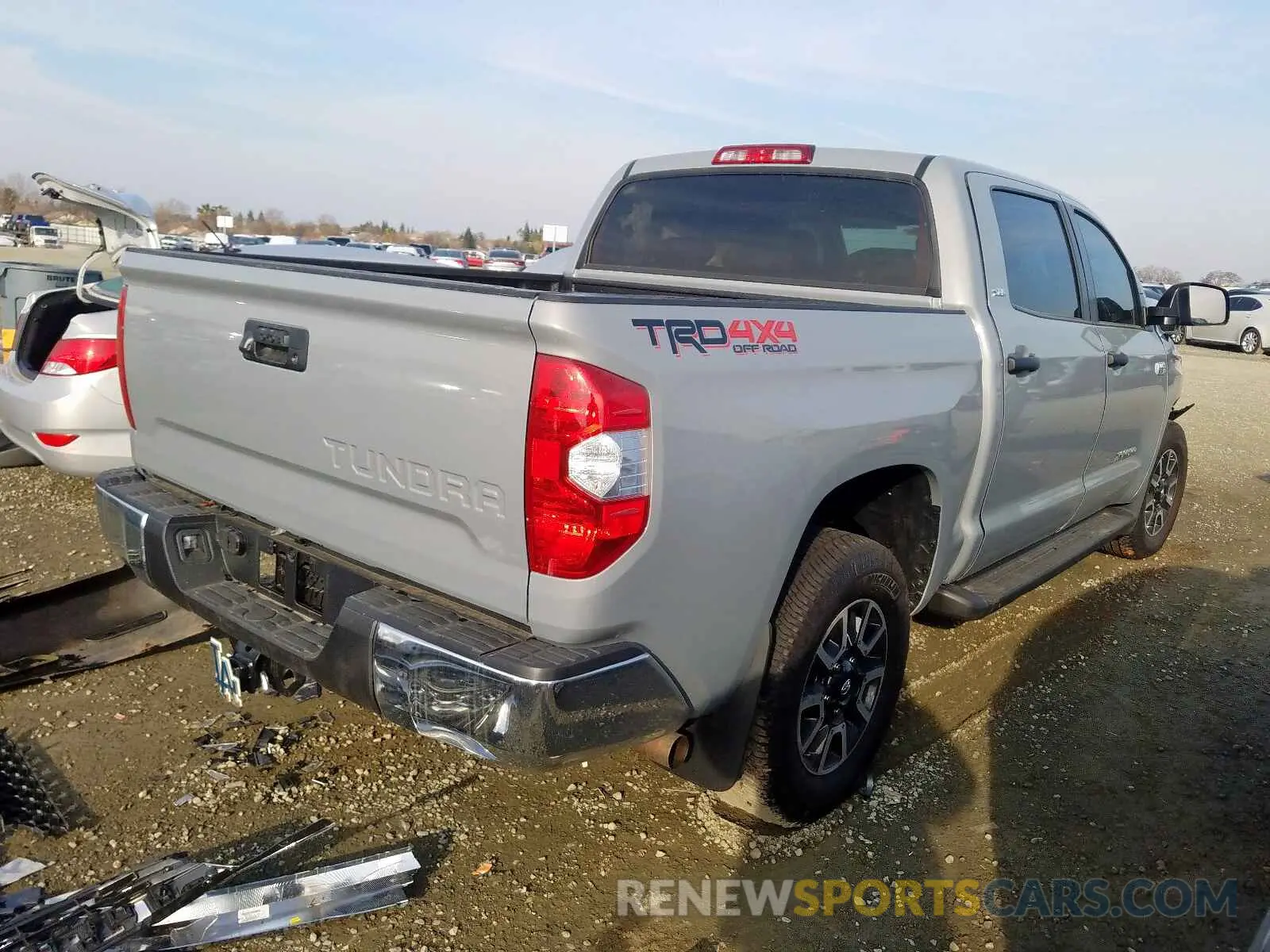 4 fotografías del automóvil dañado 5TFDY5F13KX842526 TOYOTA TUNDRA CRE 2019