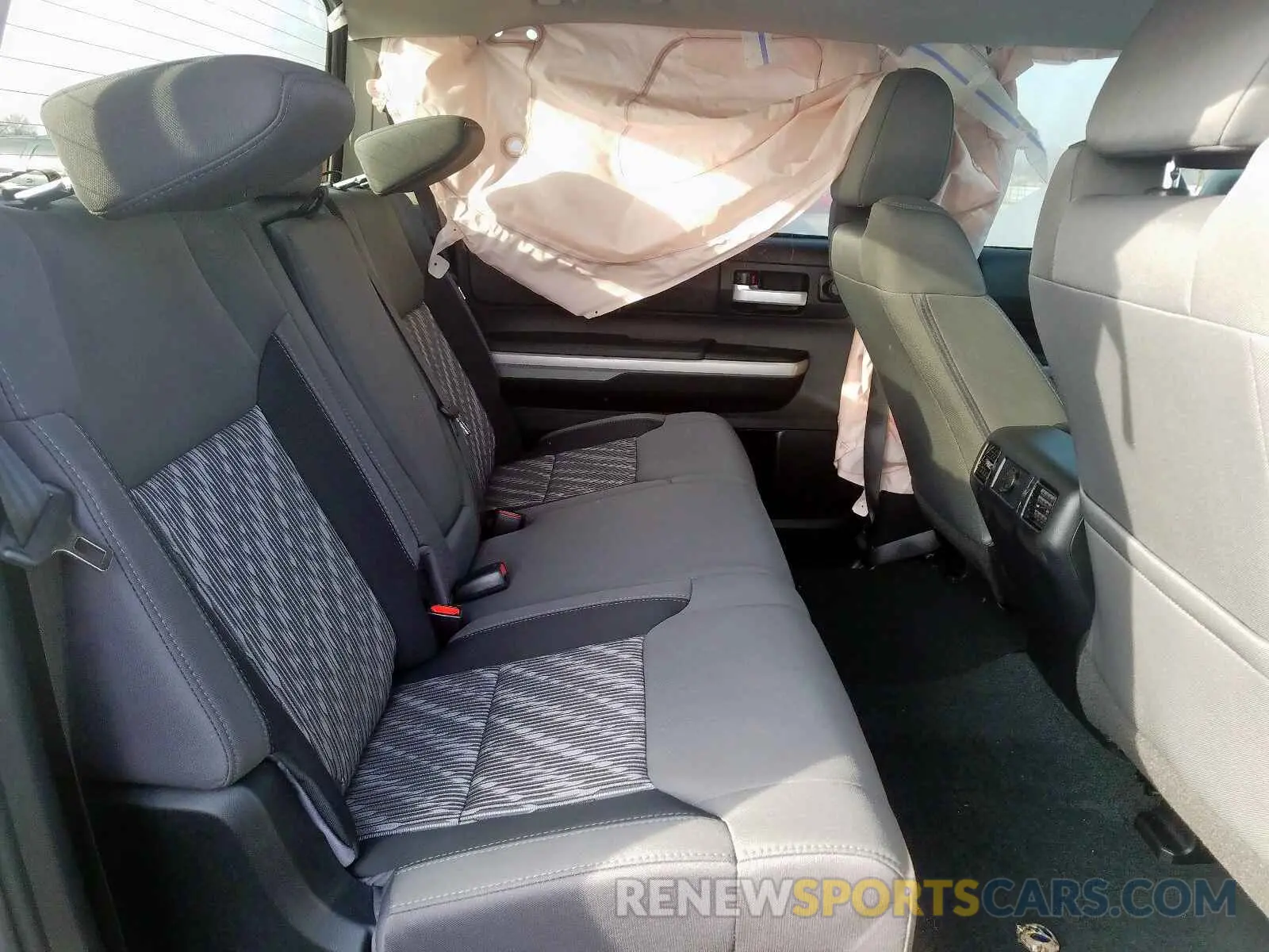 6 fotografías del automóvil dañado 5TFDY5F13KX842526 TOYOTA TUNDRA CRE 2019