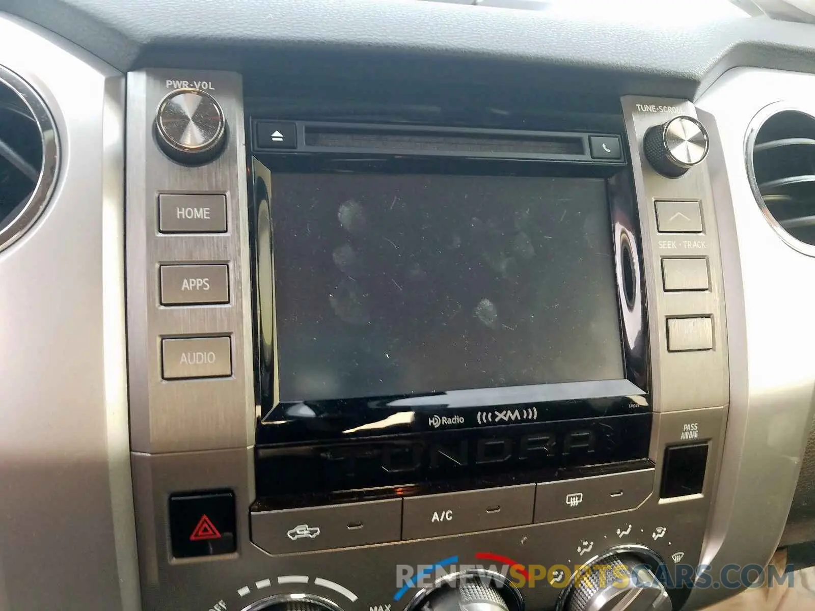 9 fotografías del automóvil dañado 5TFDY5F13KX842526 TOYOTA TUNDRA CRE 2019