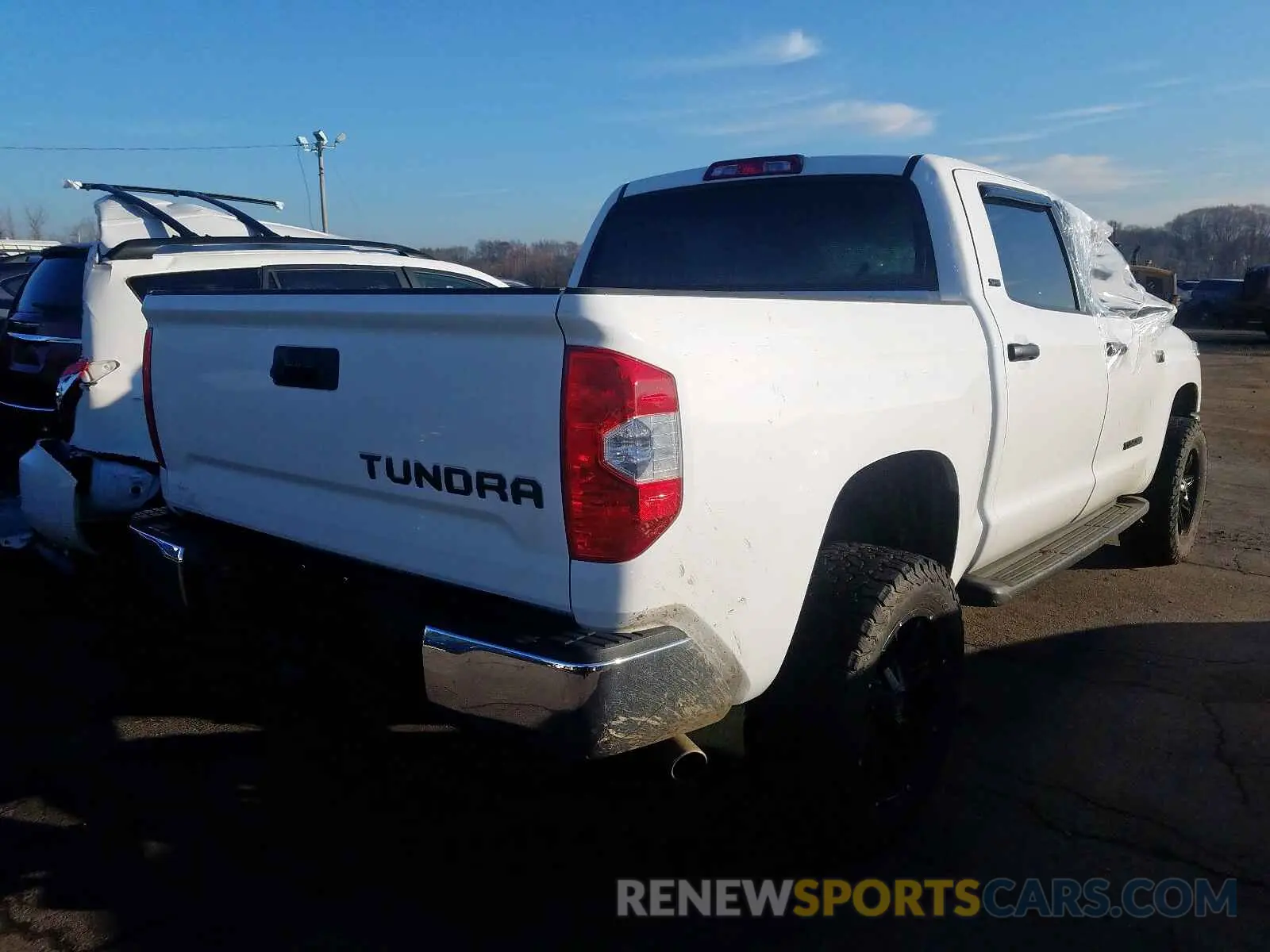 4 fotografías del automóvil dañado 5TFDY5F17KX787918 TOYOTA TUNDRA CRE 2019