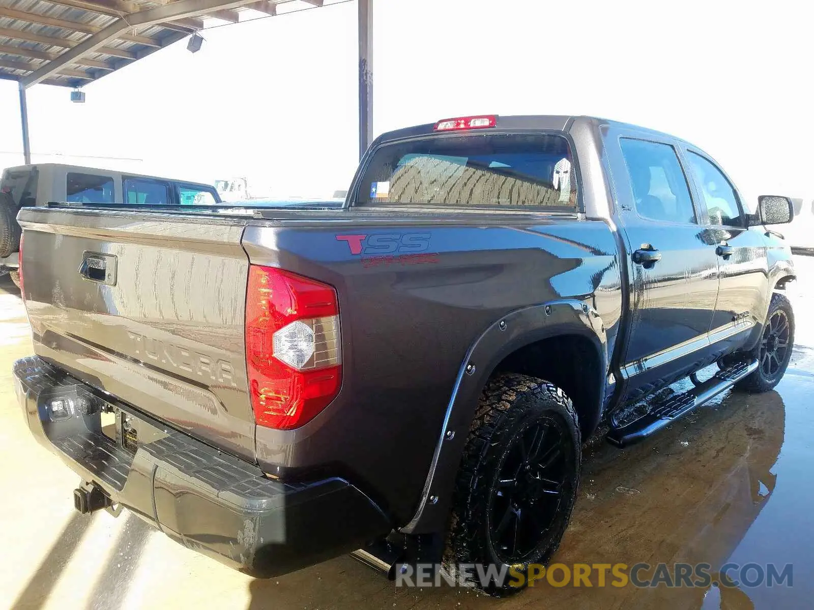 4 fotografías del automóvil dañado 5TFEM5F15KX134682 TOYOTA TUNDRA CRE 2019