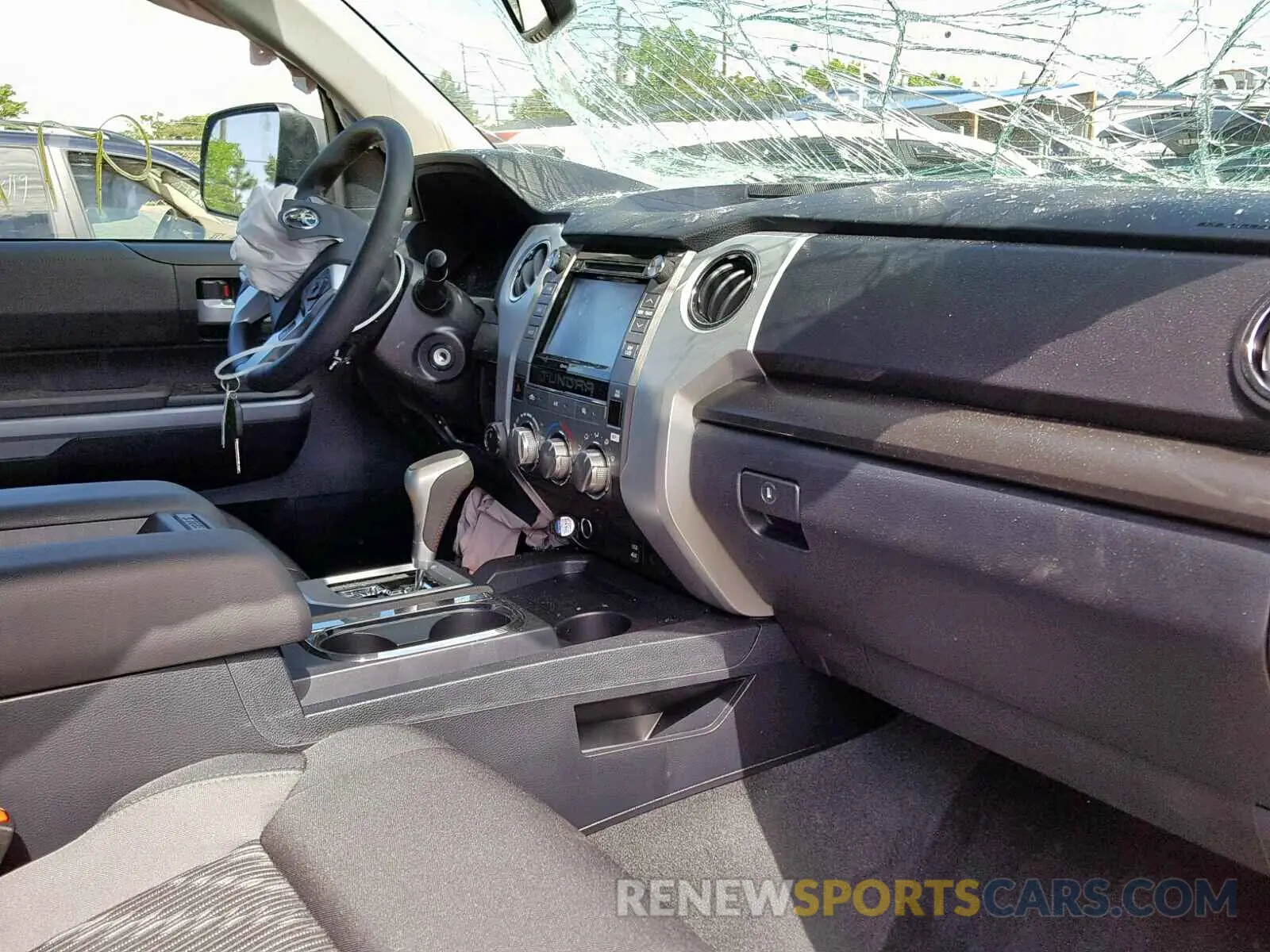 5 fotografías del automóvil dañado 5TFUY5F17KX842335 TOYOTA TUNDRA DOU 2019