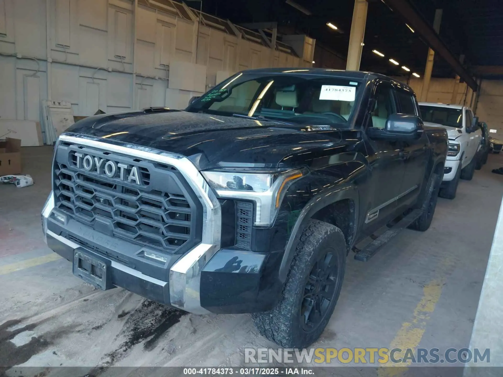2 fotografías del automóvil dañado 5TFMC5DB6PX025214 TOYOTA TUNDRA HYBRID 2023