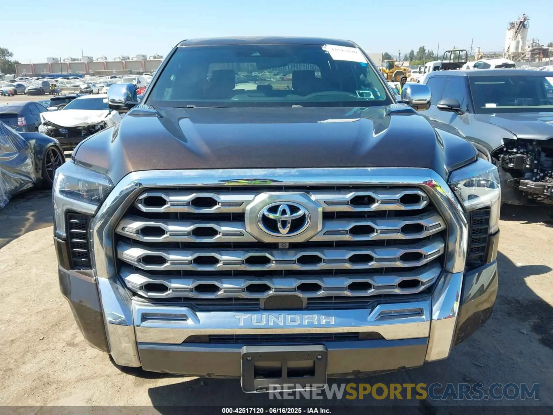 12 fotografías del automóvil dañado 5TFMC5EC1PX002690 TOYOTA TUNDRA HYBRID 2023