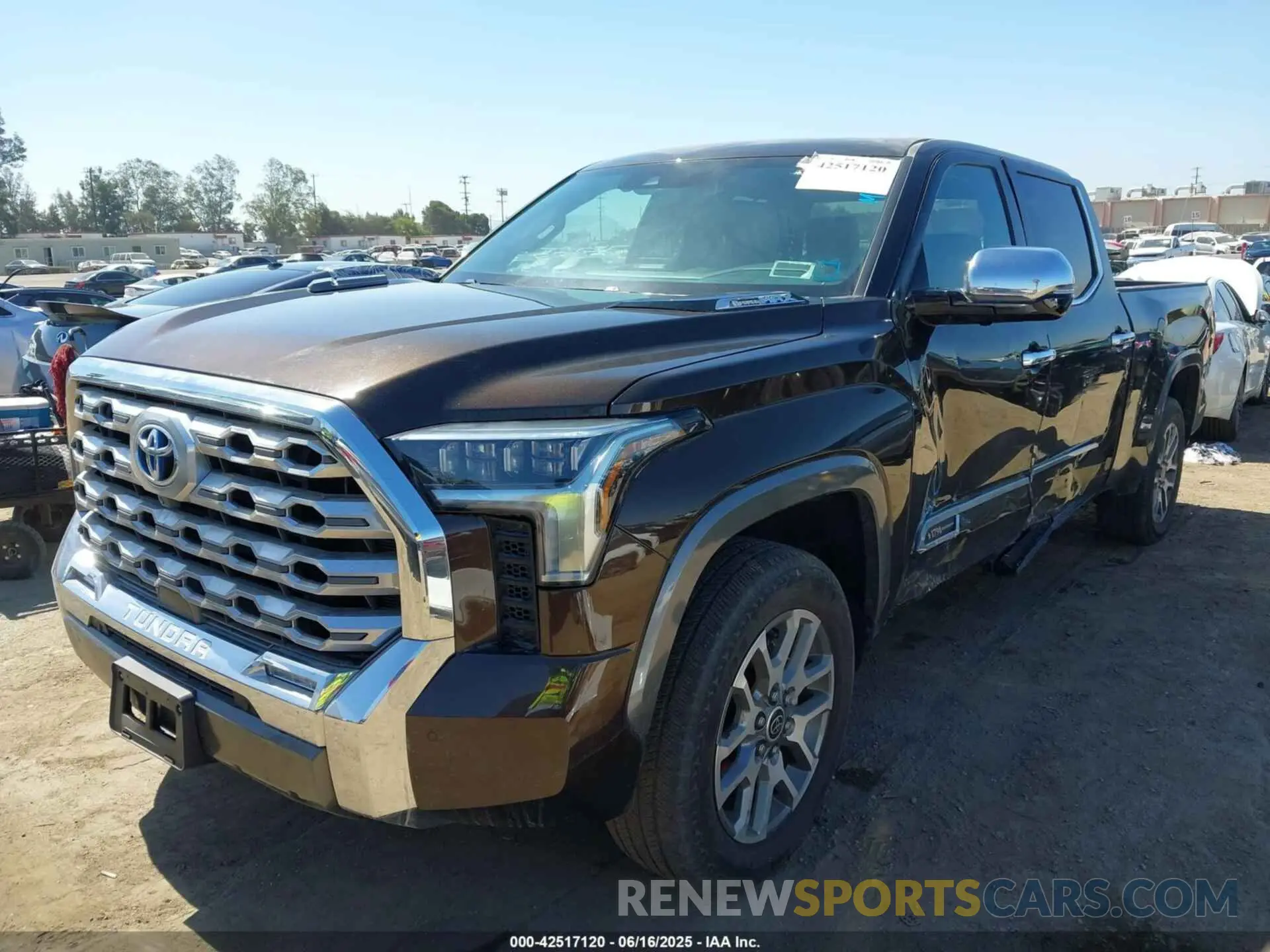 2 fotografías del automóvil dañado 5TFMC5EC1PX002690 TOYOTA TUNDRA HYBRID 2023