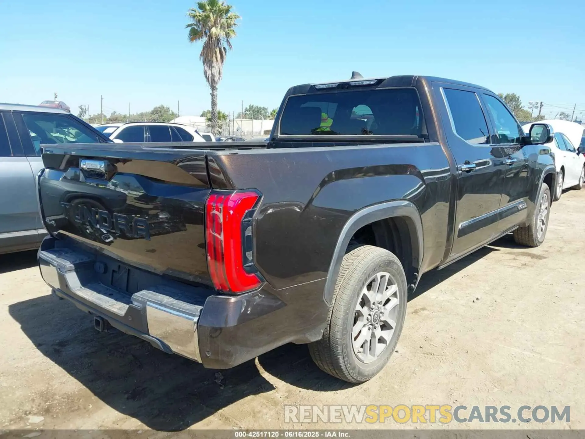 4 fotografías del automóvil dañado 5TFMC5EC1PX002690 TOYOTA TUNDRA HYBRID 2023