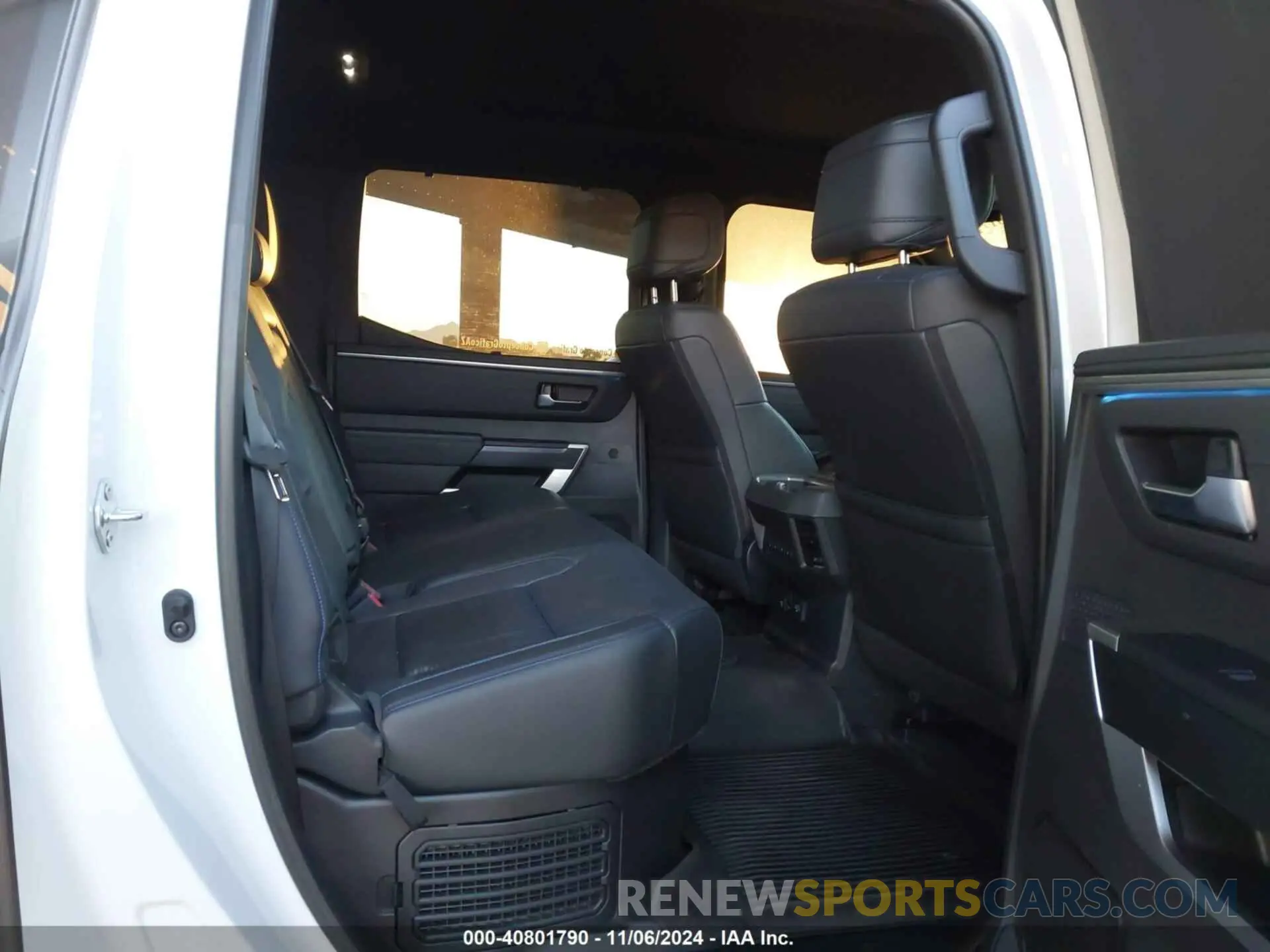 8 fotografías del automóvil dañado 5TFNC5DB4PX035860 TOYOTA TUNDRA HYBRID 2023