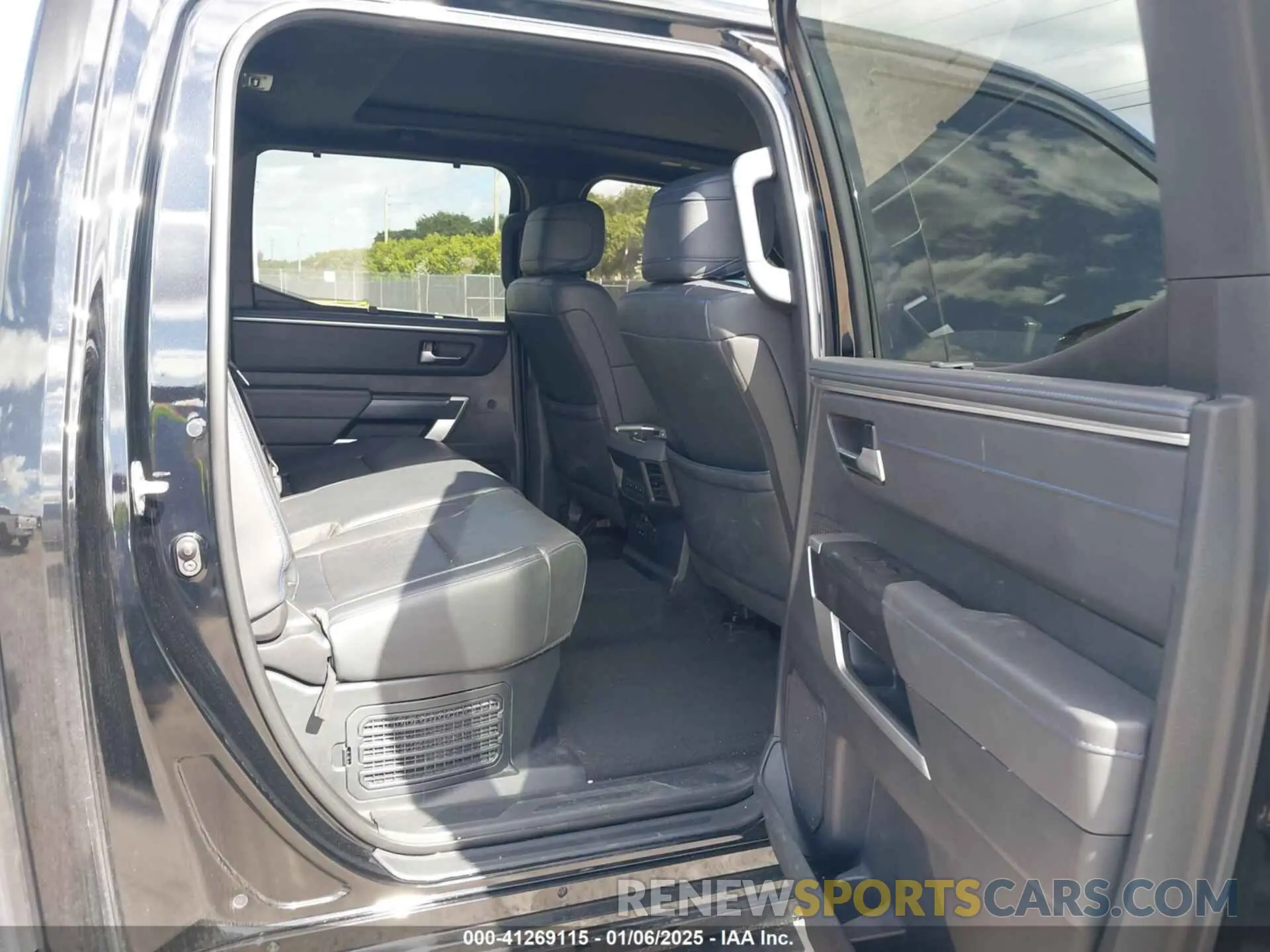 8 fotografías del automóvil dañado 5TFNC5DB5PX032708 TOYOTA TUNDRA HYBRID 2023