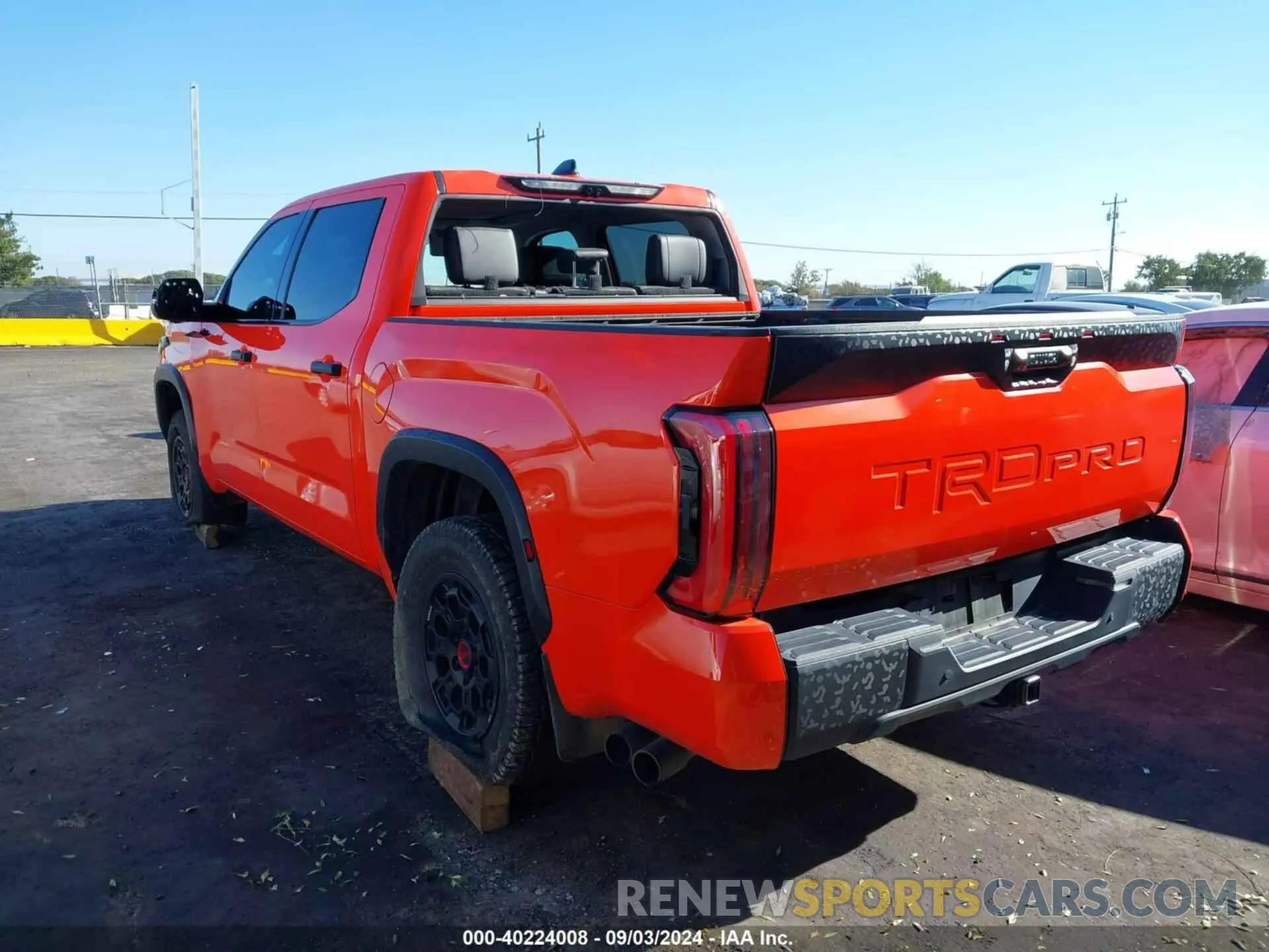 3 fotografías del automóvil dañado 5TFPC5DB2PX023361 TOYOTA TUNDRA HYBRID 2023