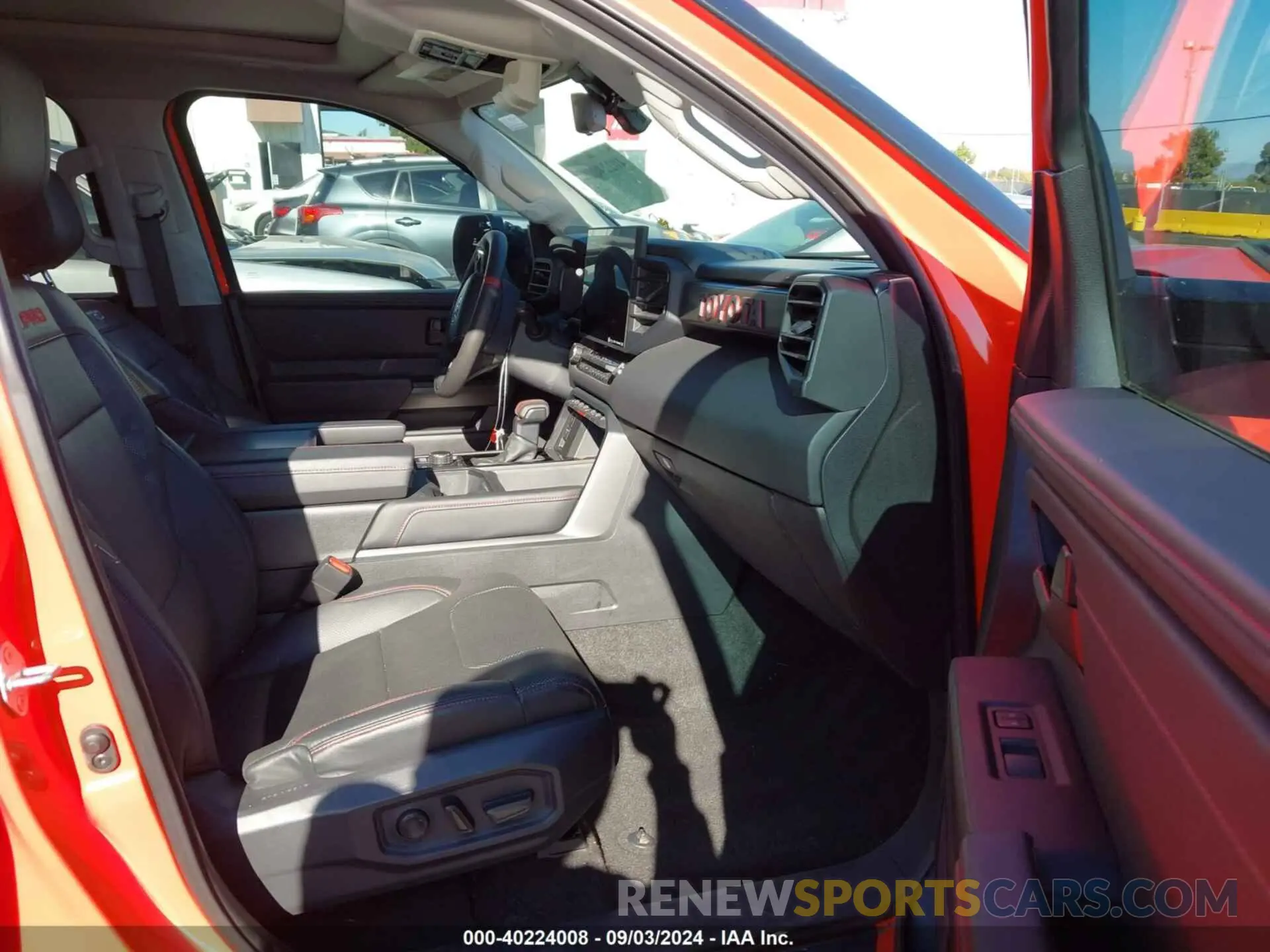 5 fotografías del automóvil dañado 5TFPC5DB2PX023361 TOYOTA TUNDRA HYBRID 2023