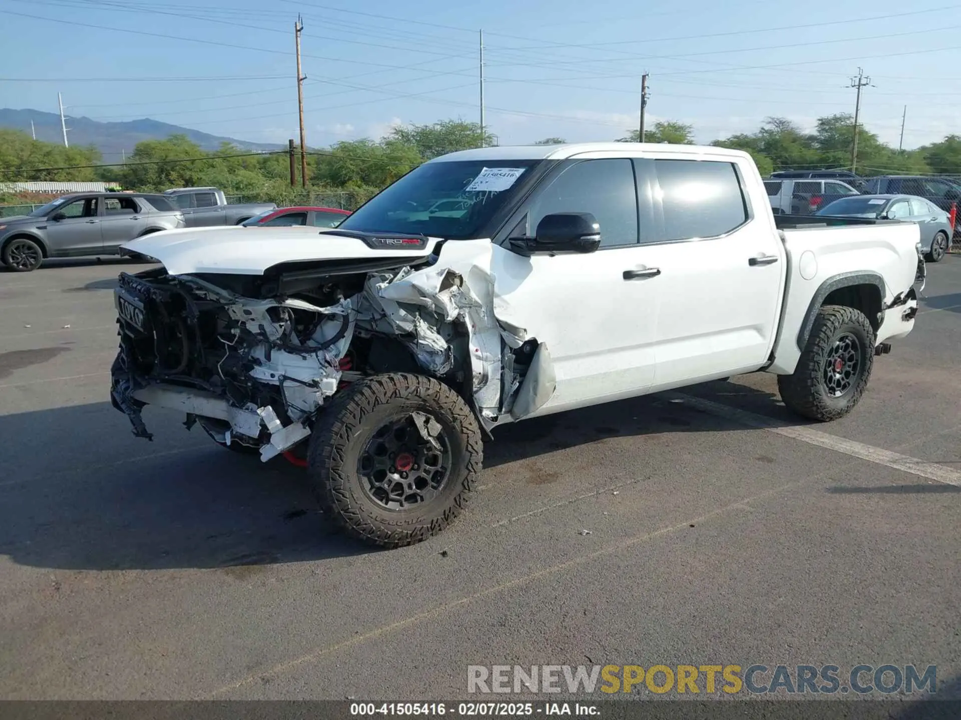 2 fotografías del automóvil dañado 5TFPC5DB7PX027499 TOYOTA TUNDRA HYBRID 2023