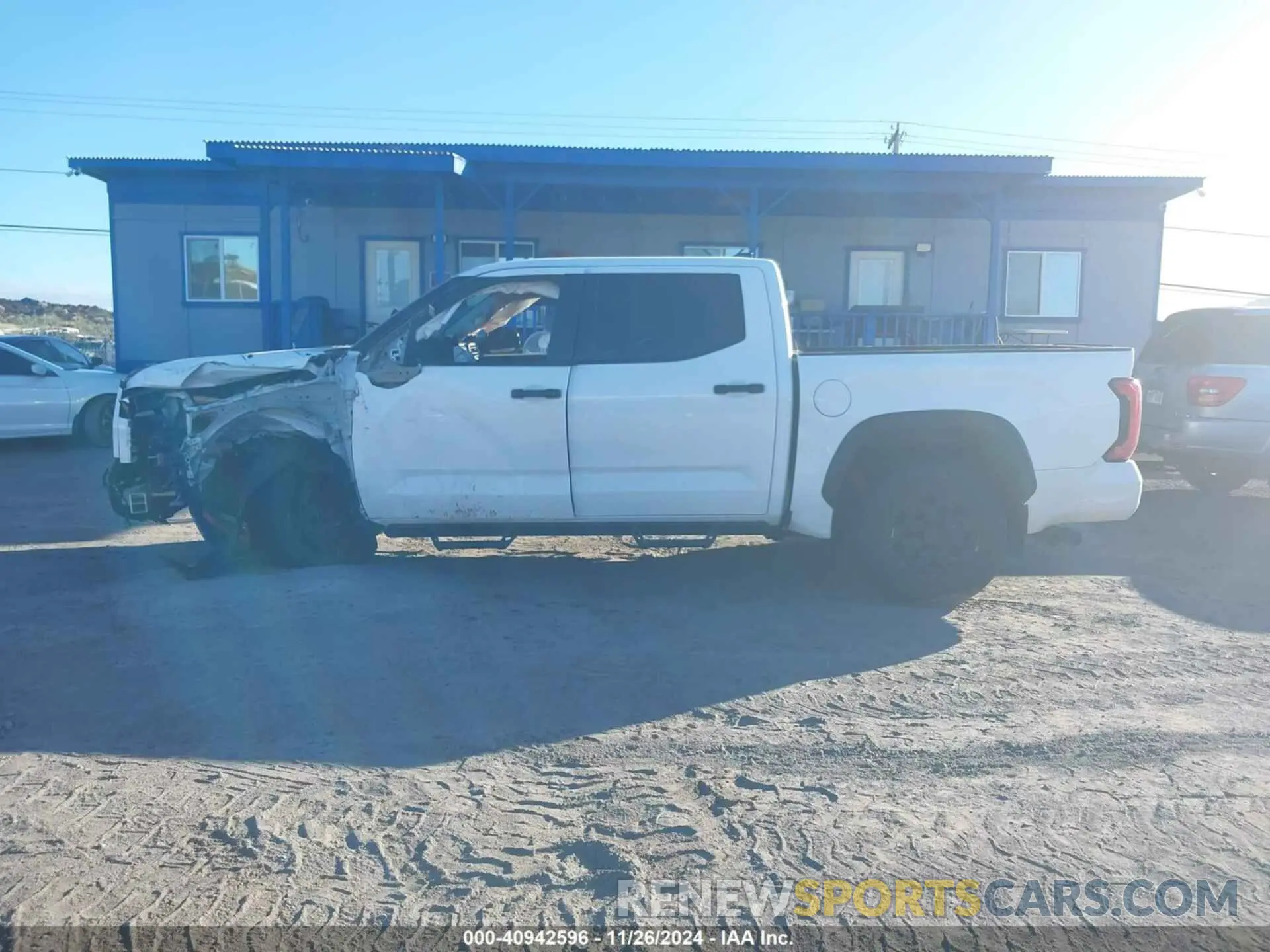13 fotografías del automóvil dañado 5TFPC5DB8PX021761 TOYOTA TUNDRA HYBRID 2023