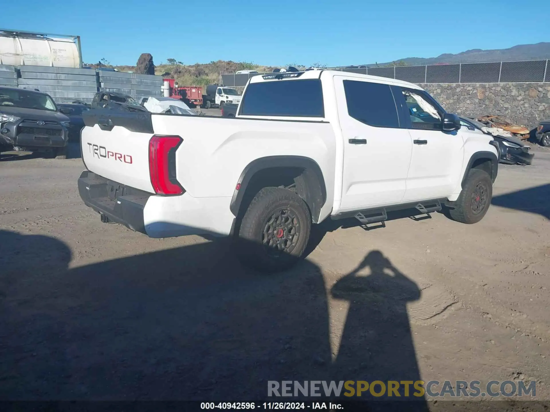 4 fotografías del automóvil dañado 5TFPC5DB8PX021761 TOYOTA TUNDRA HYBRID 2023