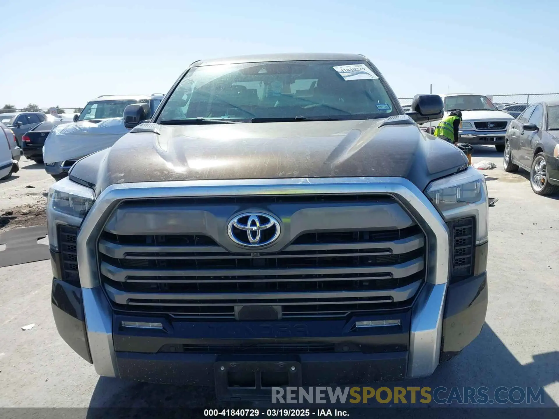 11 fotografías del automóvil dañado 5TFJC5DB7RX052637 TOYOTA TUNDRA HYBRID 2024