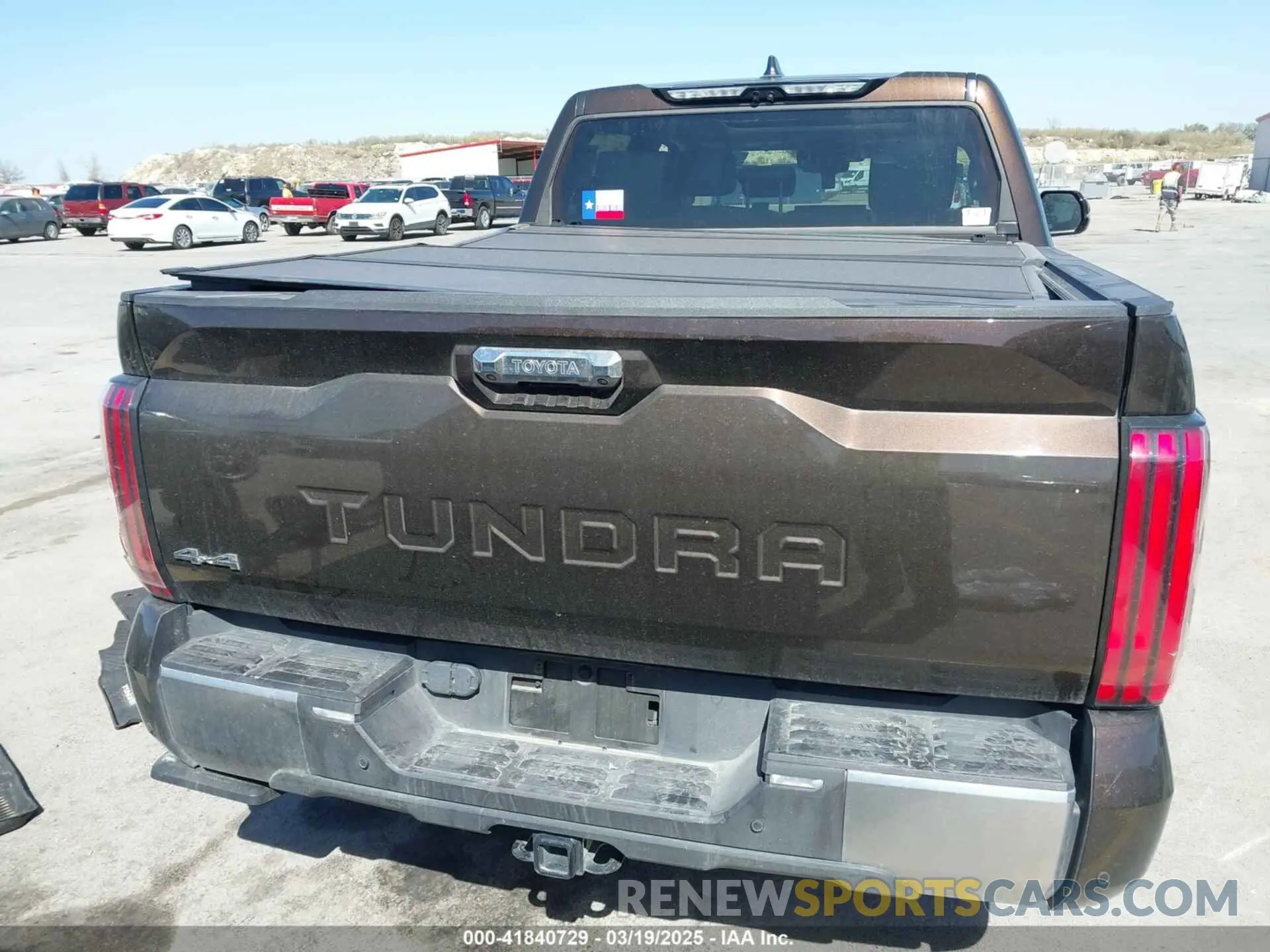 15 fotografías del automóvil dañado 5TFJC5DB7RX052637 TOYOTA TUNDRA HYBRID 2024