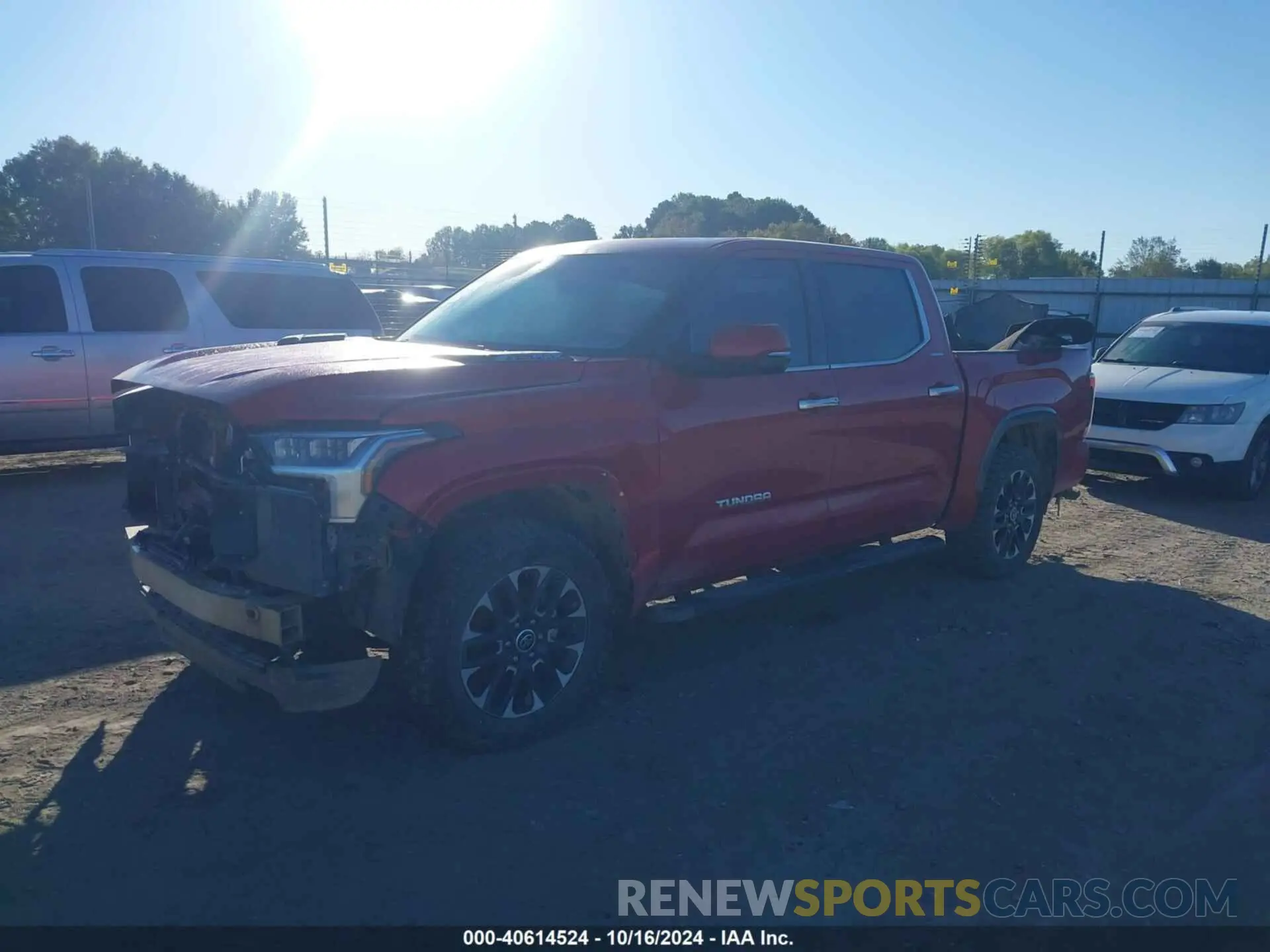 2 fotografías del automóvil dañado 5TFJC5DBXRX043379 TOYOTA TUNDRA HYBRID 2024