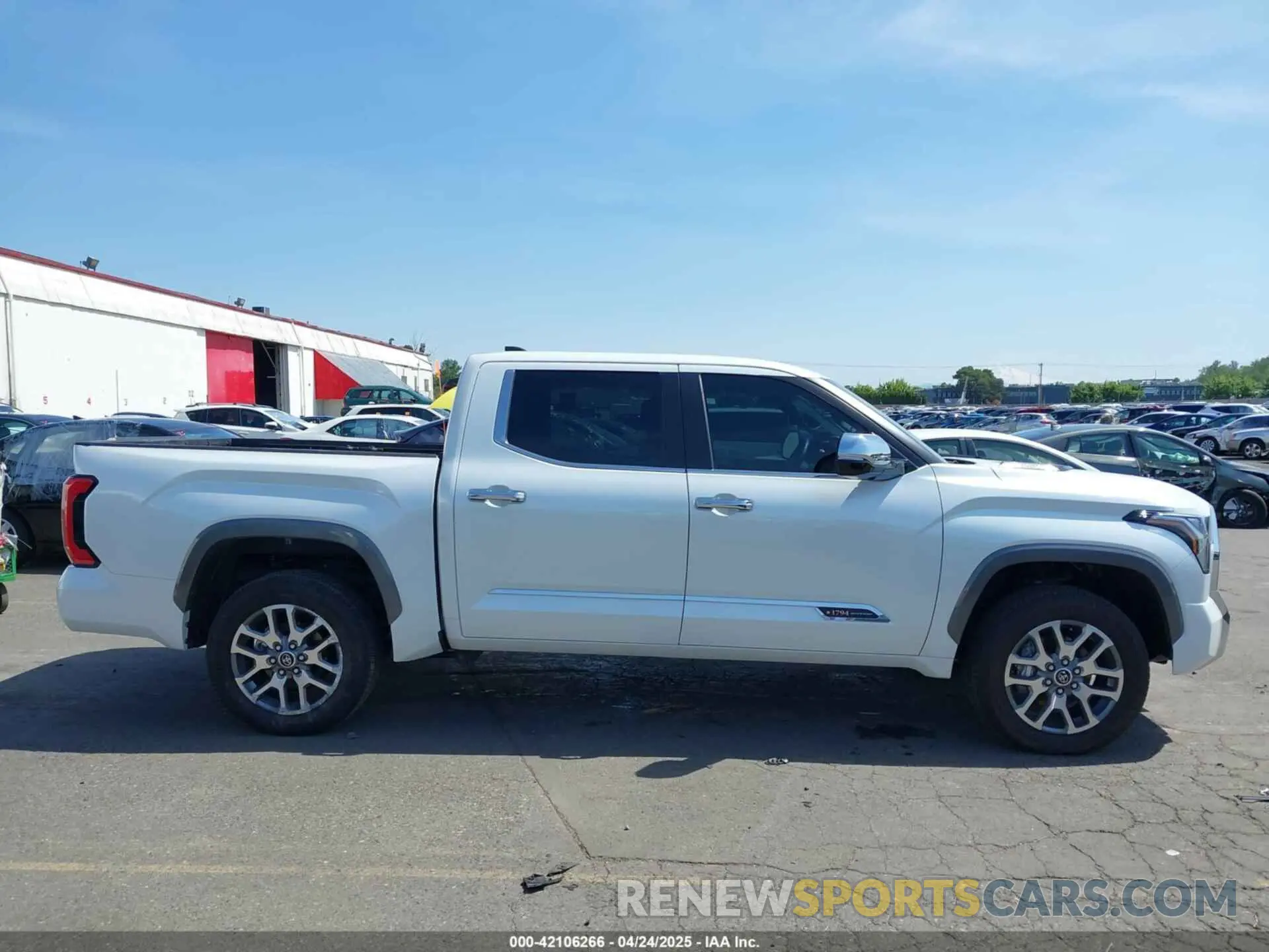 14 fotografías del automóvil dañado 5TFMC5DB4RX056707 TOYOTA TUNDRA HYBRID 2024