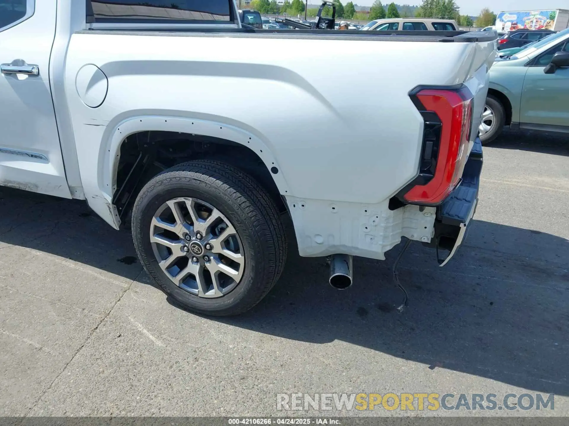 6 fotografías del automóvil dañado 5TFMC5DB4RX056707 TOYOTA TUNDRA HYBRID 2024