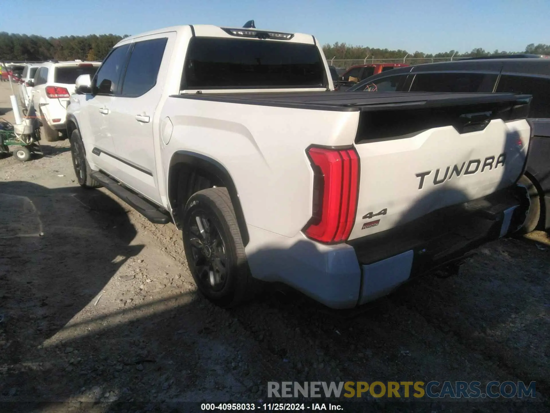 3 fotografías del automóvil dañado 5TFNC5DB8RX069142 TOYOTA TUNDRA HYBRID 2024