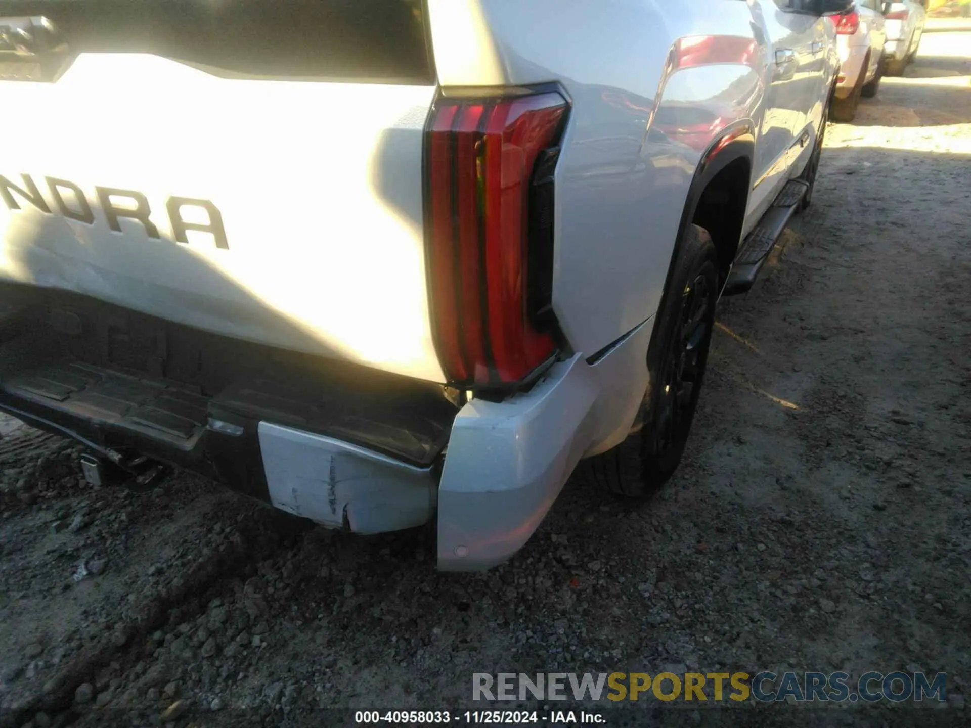 6 fotografías del automóvil dañado 5TFNC5DB8RX069142 TOYOTA TUNDRA HYBRID 2024