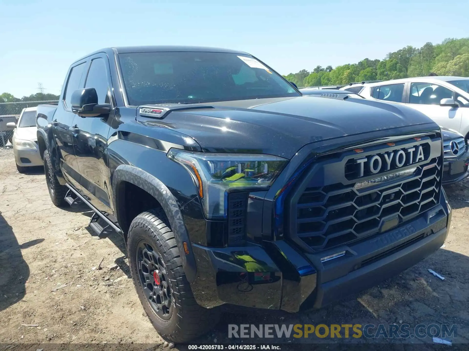 13 fotografías del automóvil dañado 5TFPC5DB0RX050139 TOYOTA TUNDRA HYBRID 2024