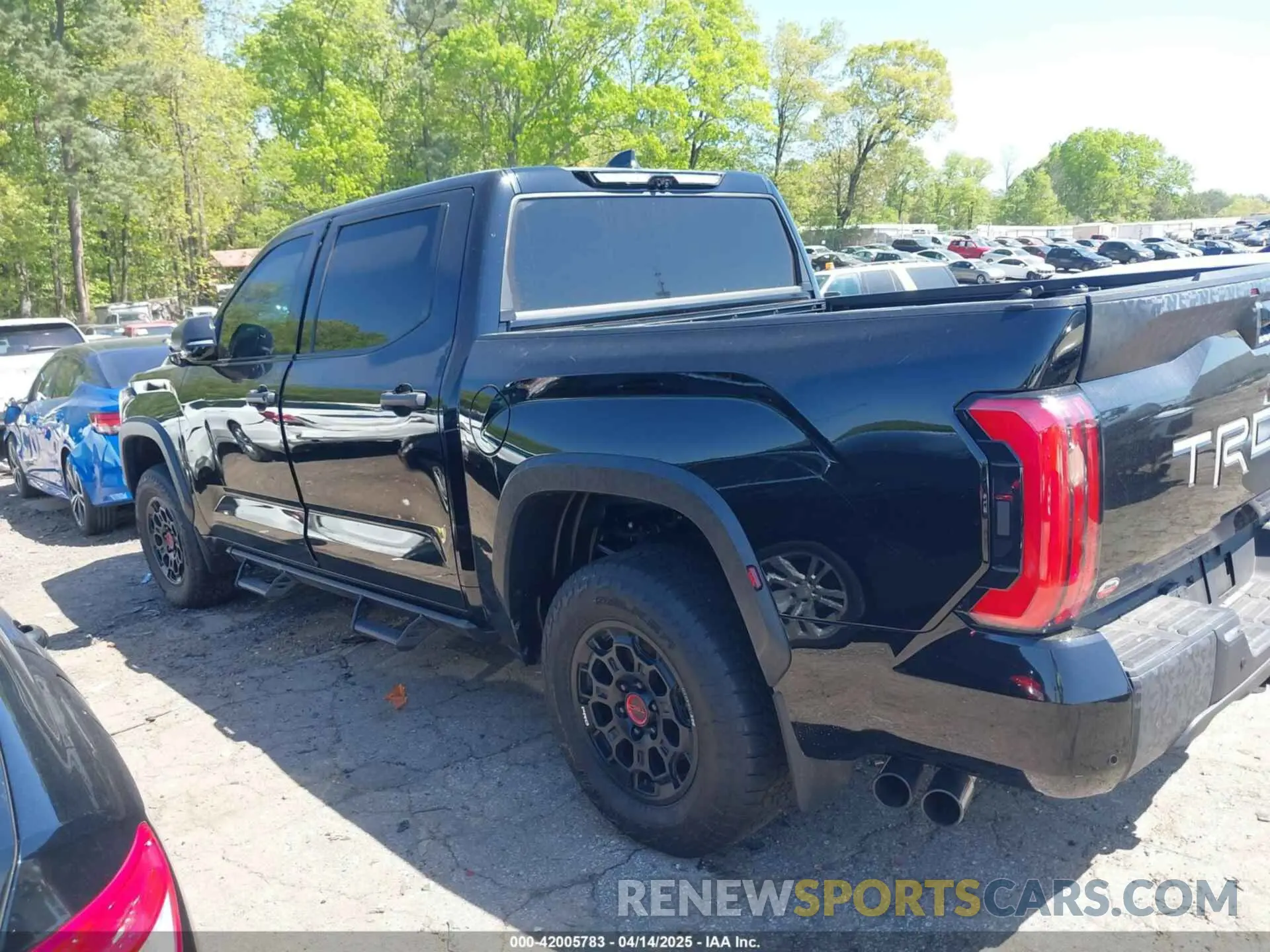 15 fotografías del automóvil dañado 5TFPC5DB0RX050139 TOYOTA TUNDRA HYBRID 2024