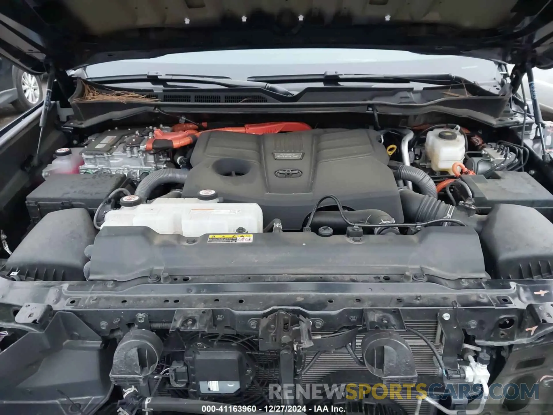 10 fotografías del automóvil dañado 5TFPC5DB8RX046078 TOYOTA TUNDRA HYBRID 2024