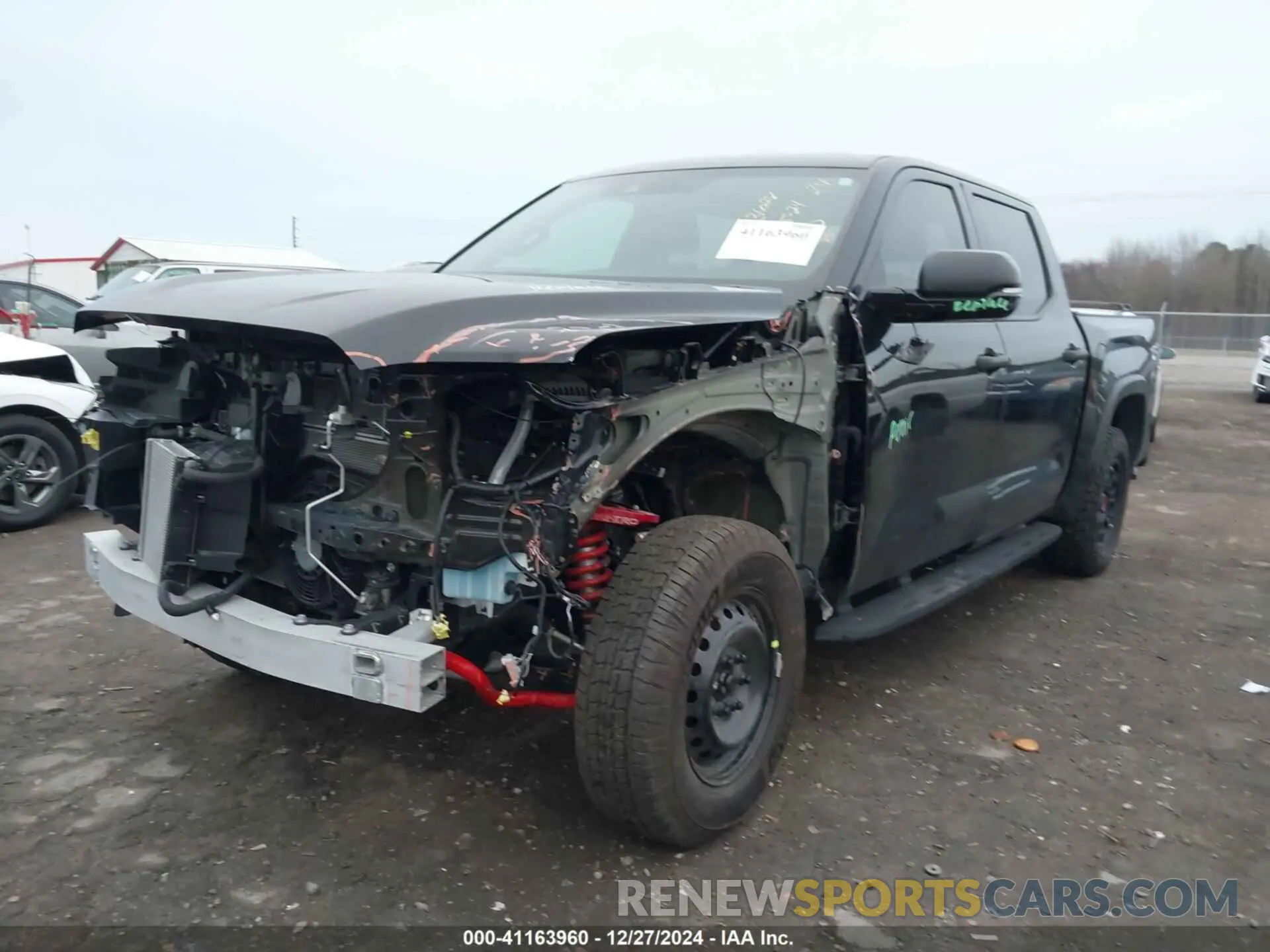 2 fotografías del automóvil dañado 5TFPC5DB8RX046078 TOYOTA TUNDRA HYBRID 2024