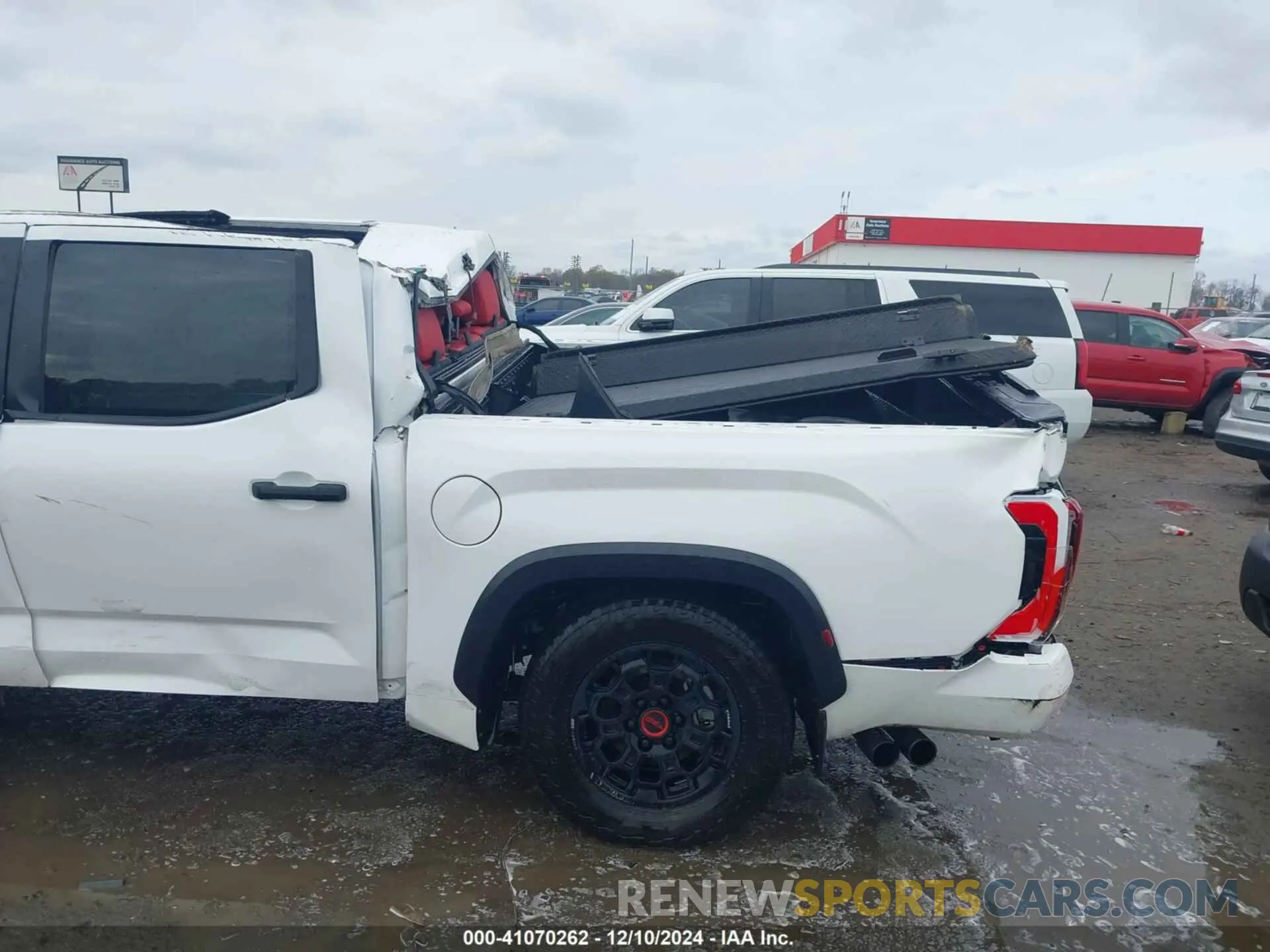 14 fotografías del automóvil dañado 5TFPC5DB8RX062054 TOYOTA TUNDRA HYBRID 2024
