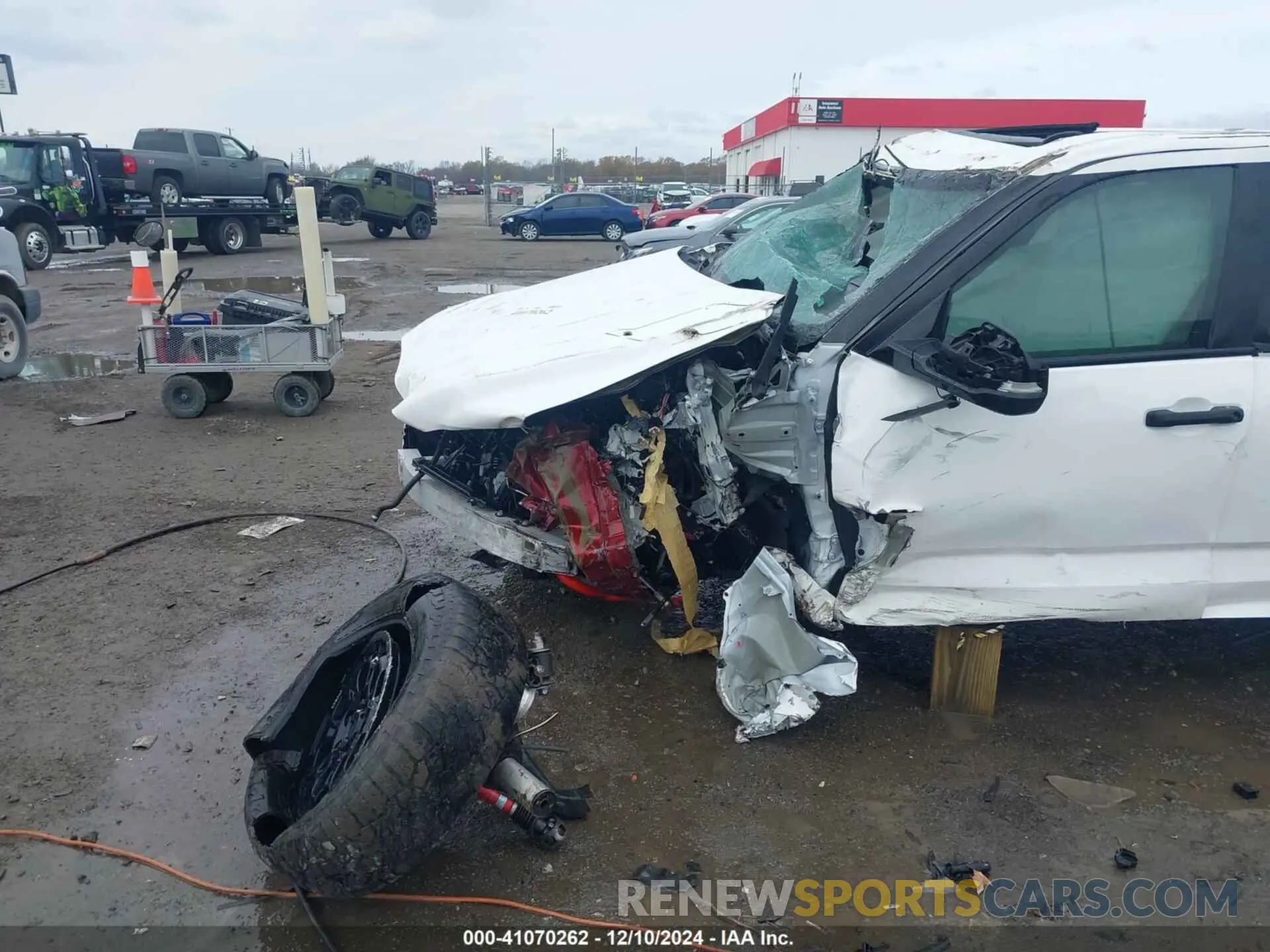 15 fotografías del automóvil dañado 5TFPC5DB8RX062054 TOYOTA TUNDRA HYBRID 2024