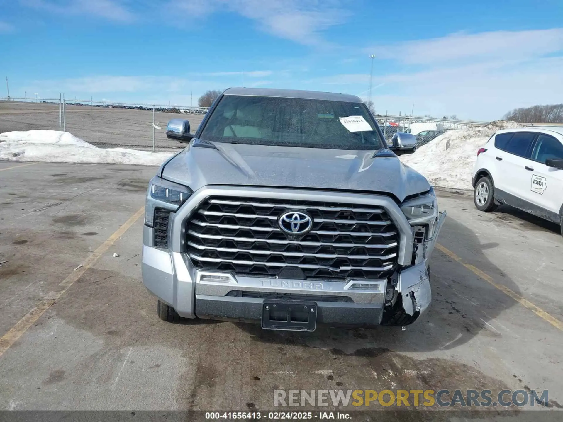 12 fotografías del automóvil dañado 5TFVC5DB9RX055993 TOYOTA TUNDRA HYBRID 2024