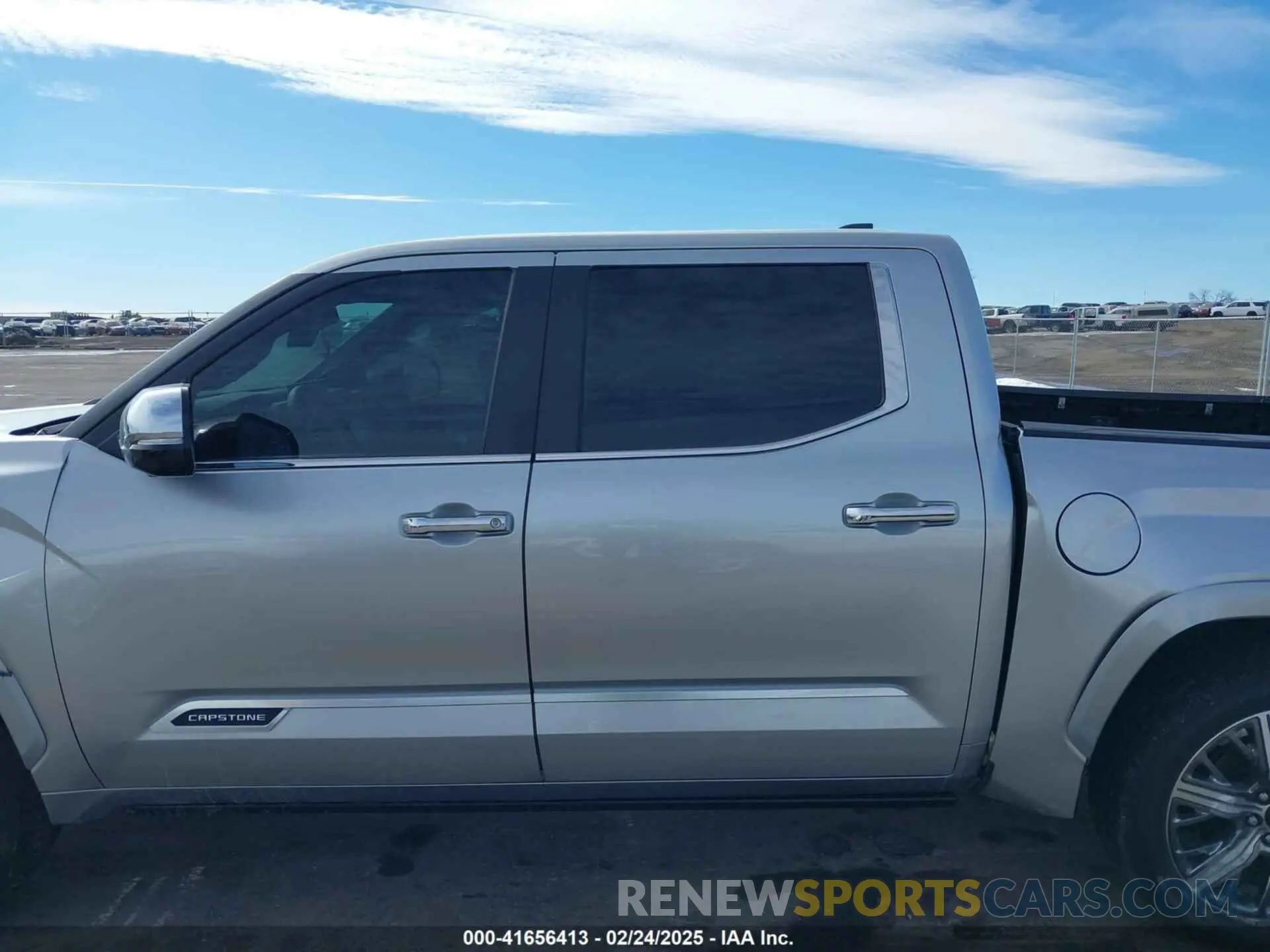 14 fotografías del automóvil dañado 5TFVC5DB9RX055993 TOYOTA TUNDRA HYBRID 2024