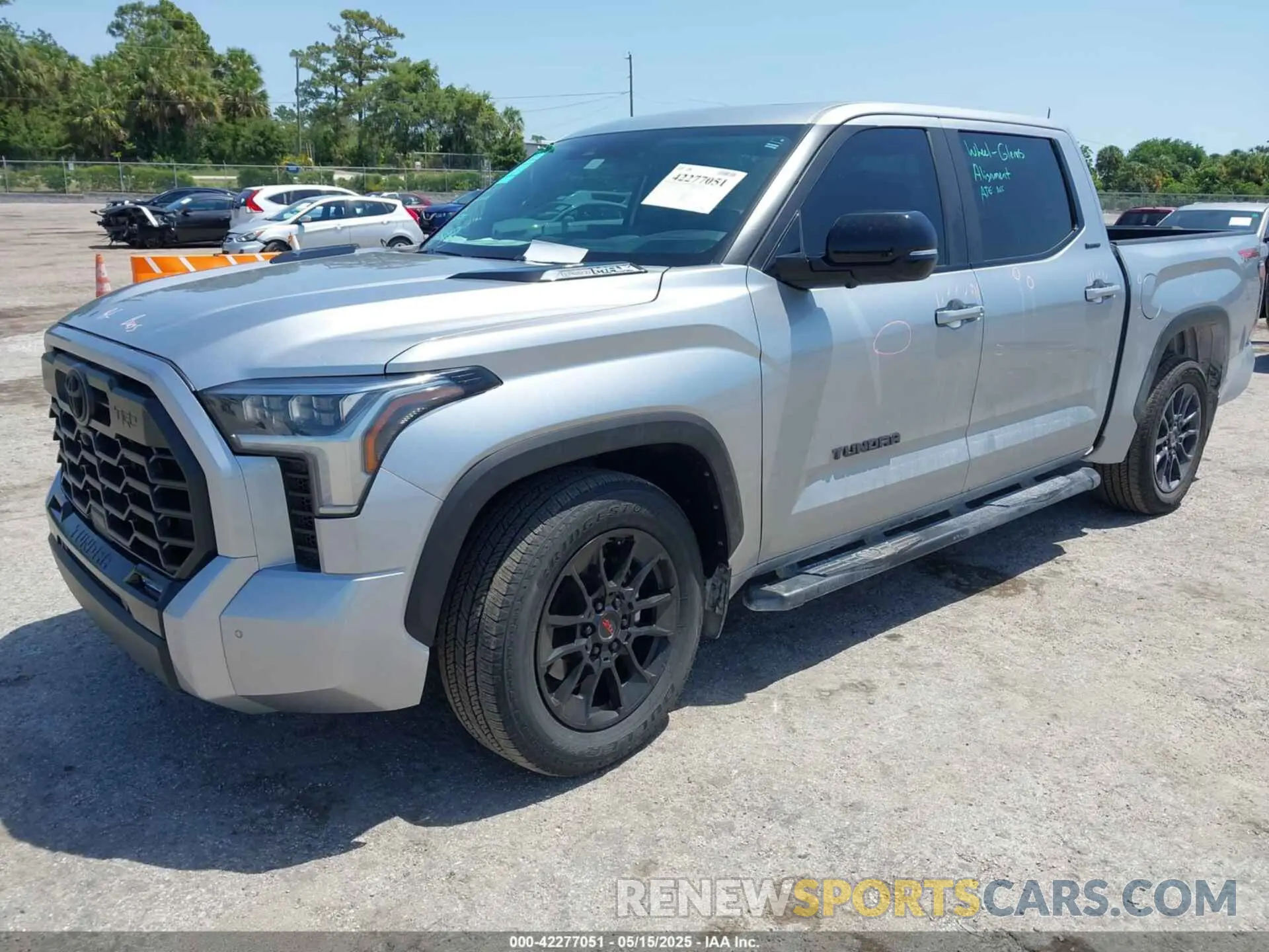 2 fotografías del automóvil dañado 5TFWC5AB7RX003125 TOYOTA TUNDRA HYBRID 2024
