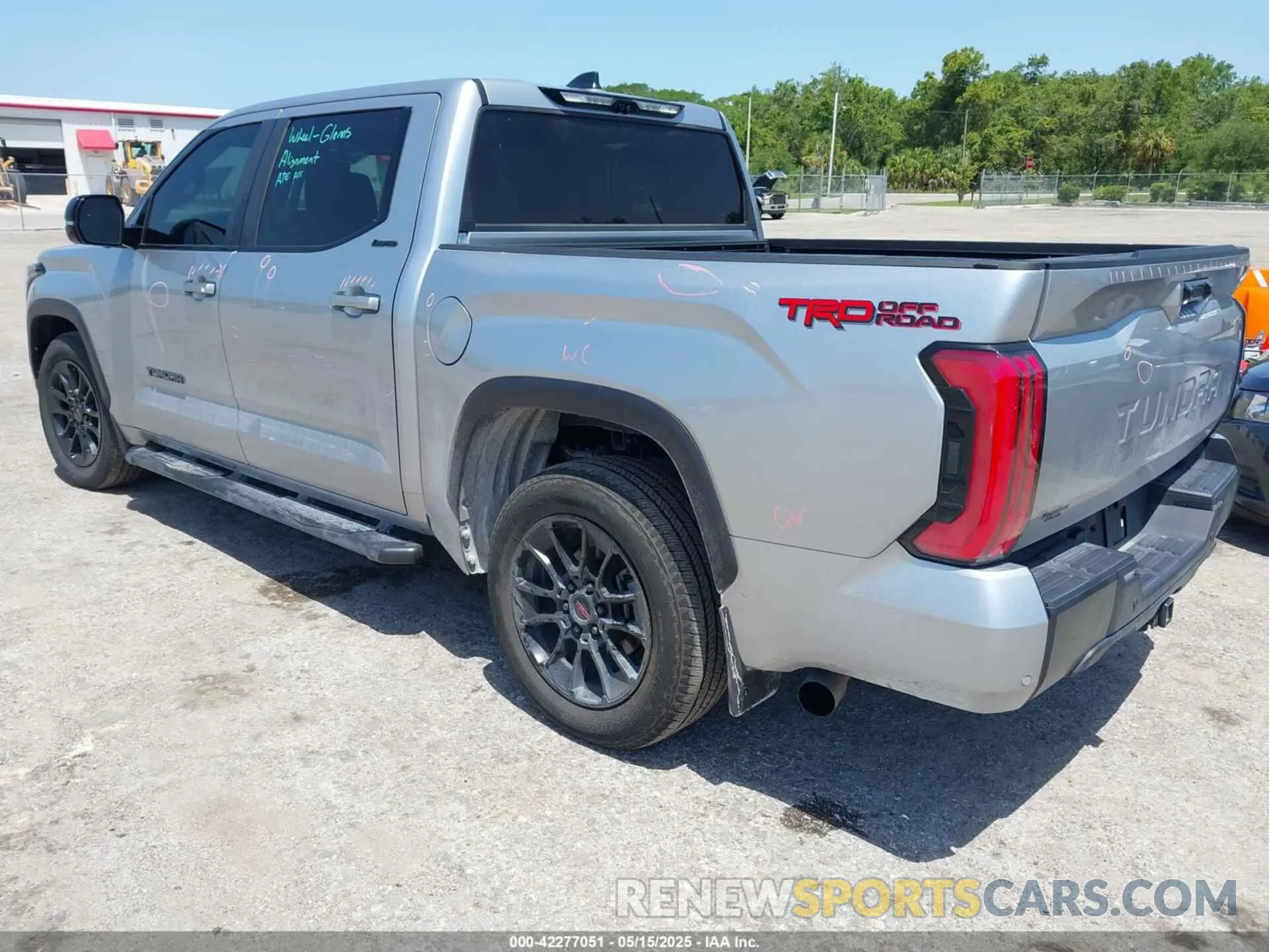 3 fotografías del automóvil dañado 5TFWC5AB7RX003125 TOYOTA TUNDRA HYBRID 2024