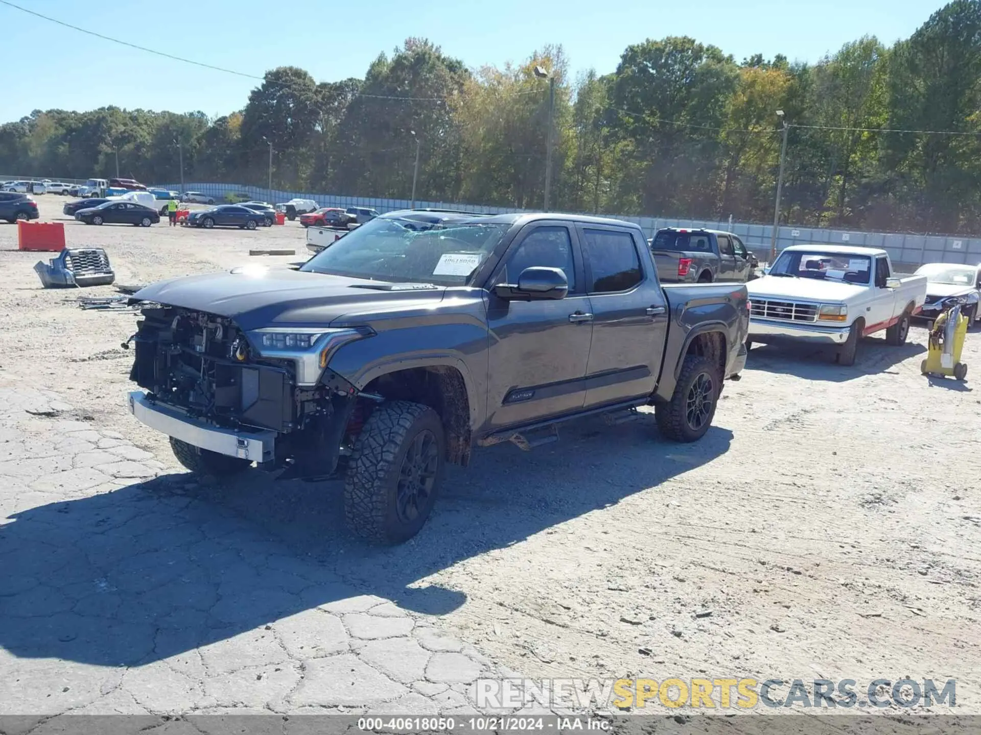 2 fotografías del automóvil dañado 5TFWC5DB2RX080366 TOYOTA TUNDRA HYBRID 2024